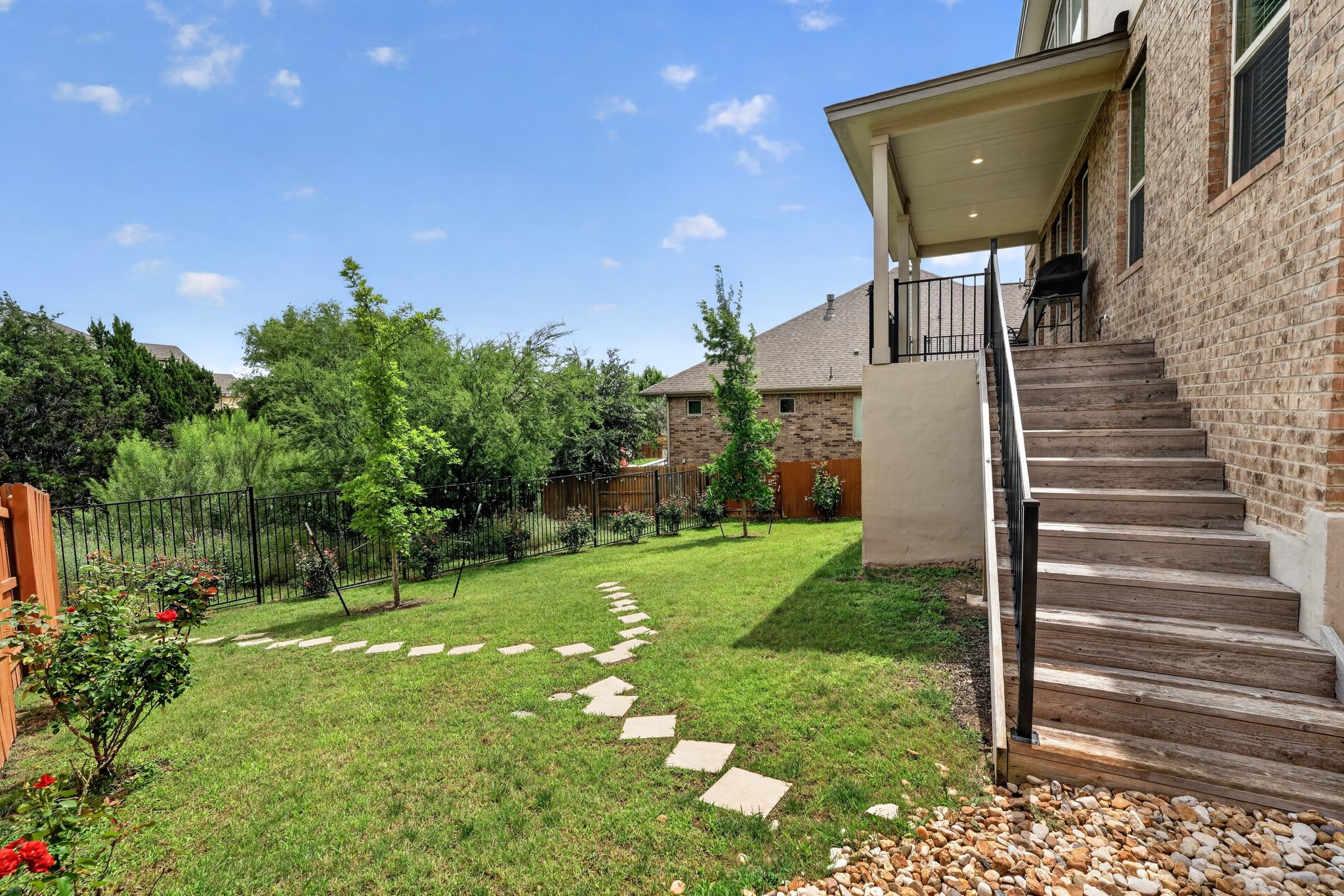 main property photo 34