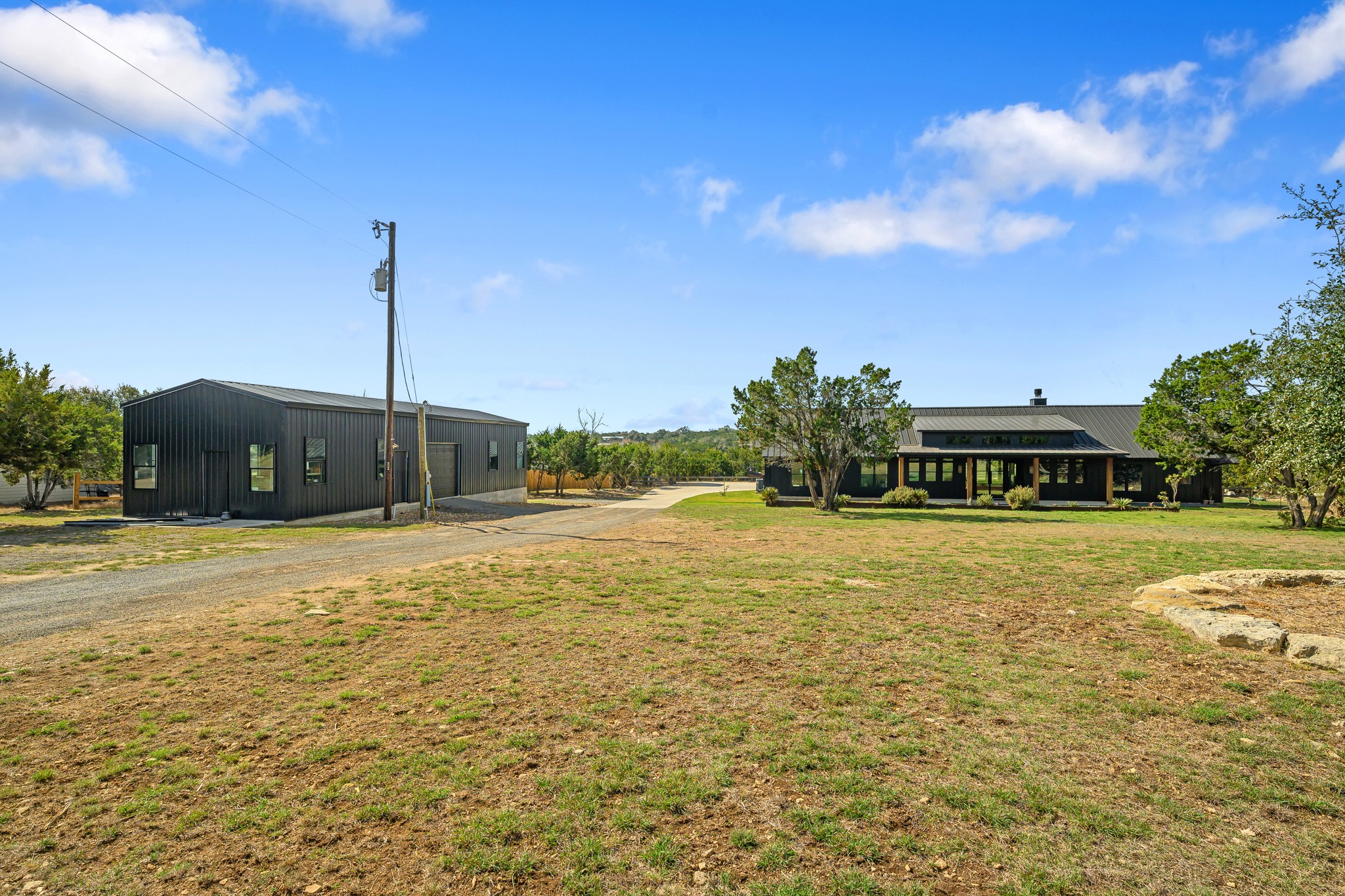 main property photo 33