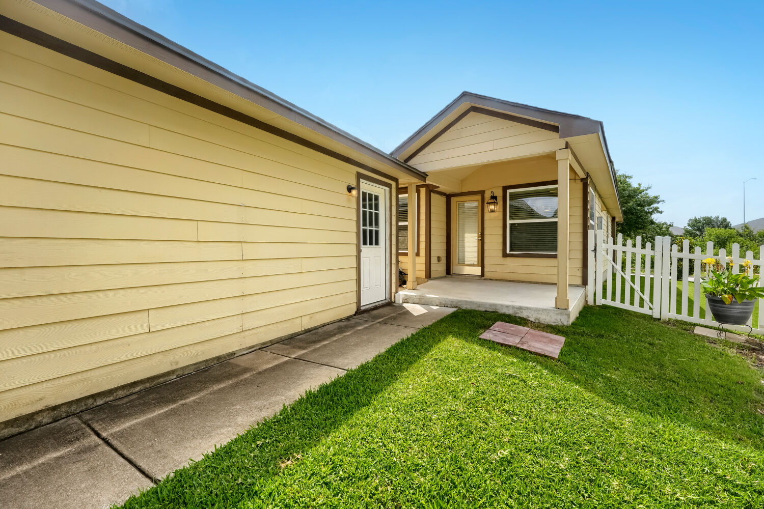 main property photo 27