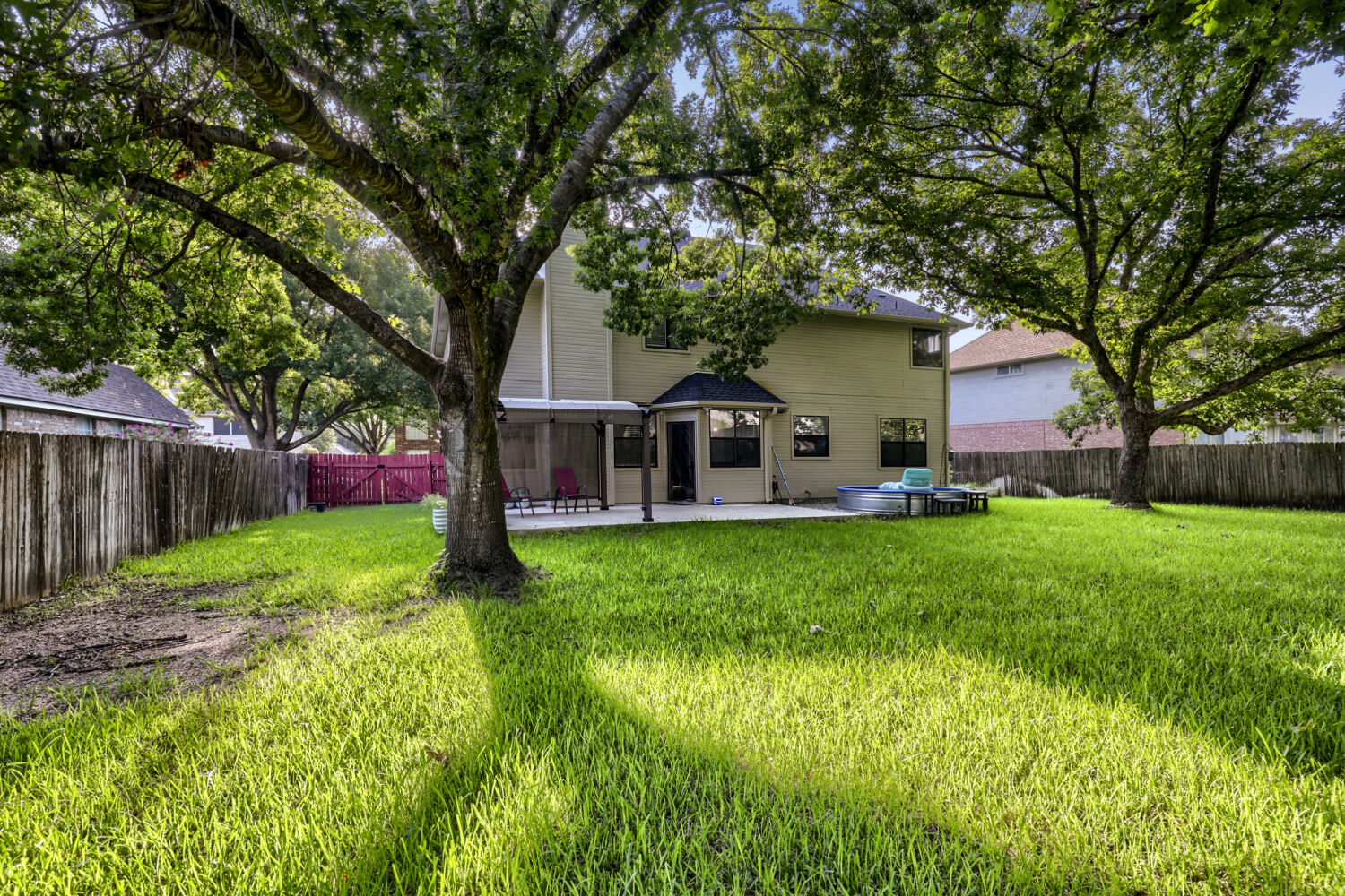 main property photo 28