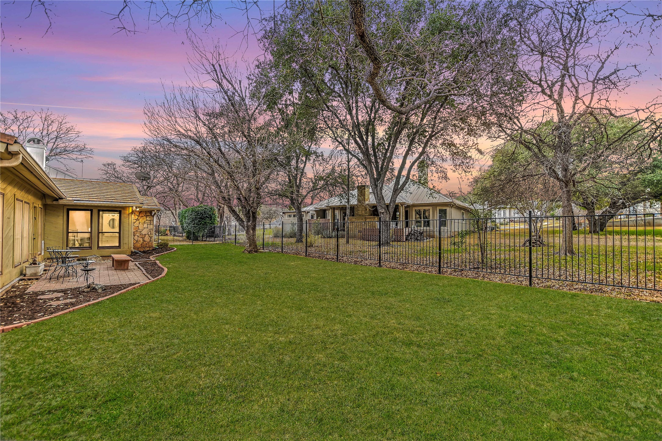 main property photo 33