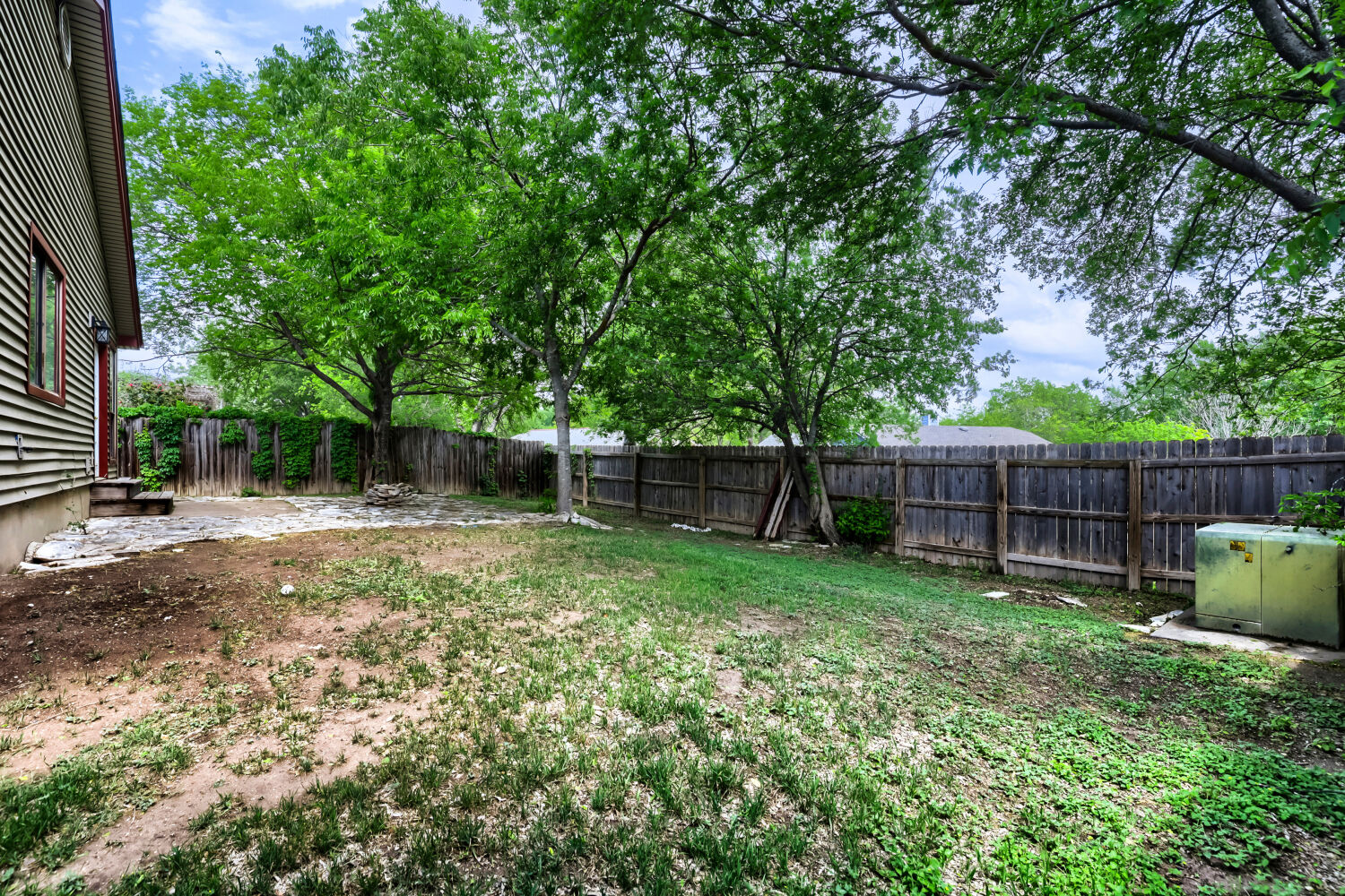 main property photo 28