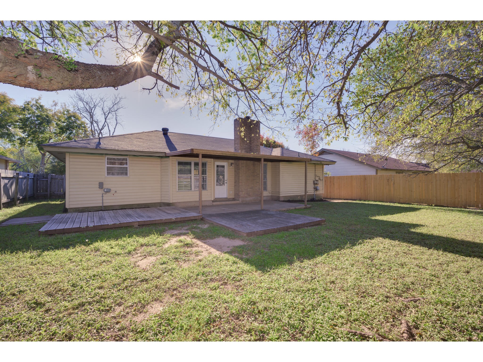 main property photo 26