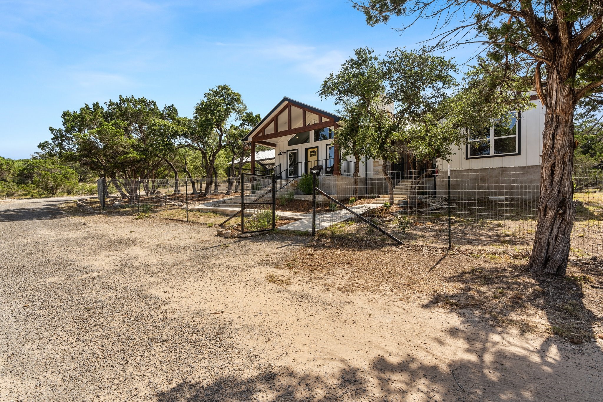 main property photo 26
