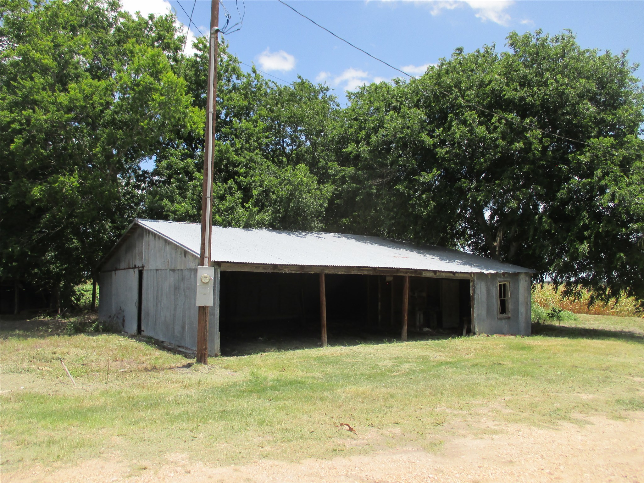 main property photo 17