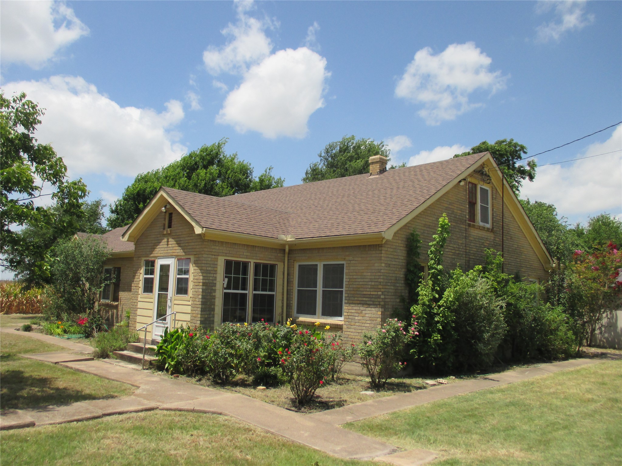 main property photo 2