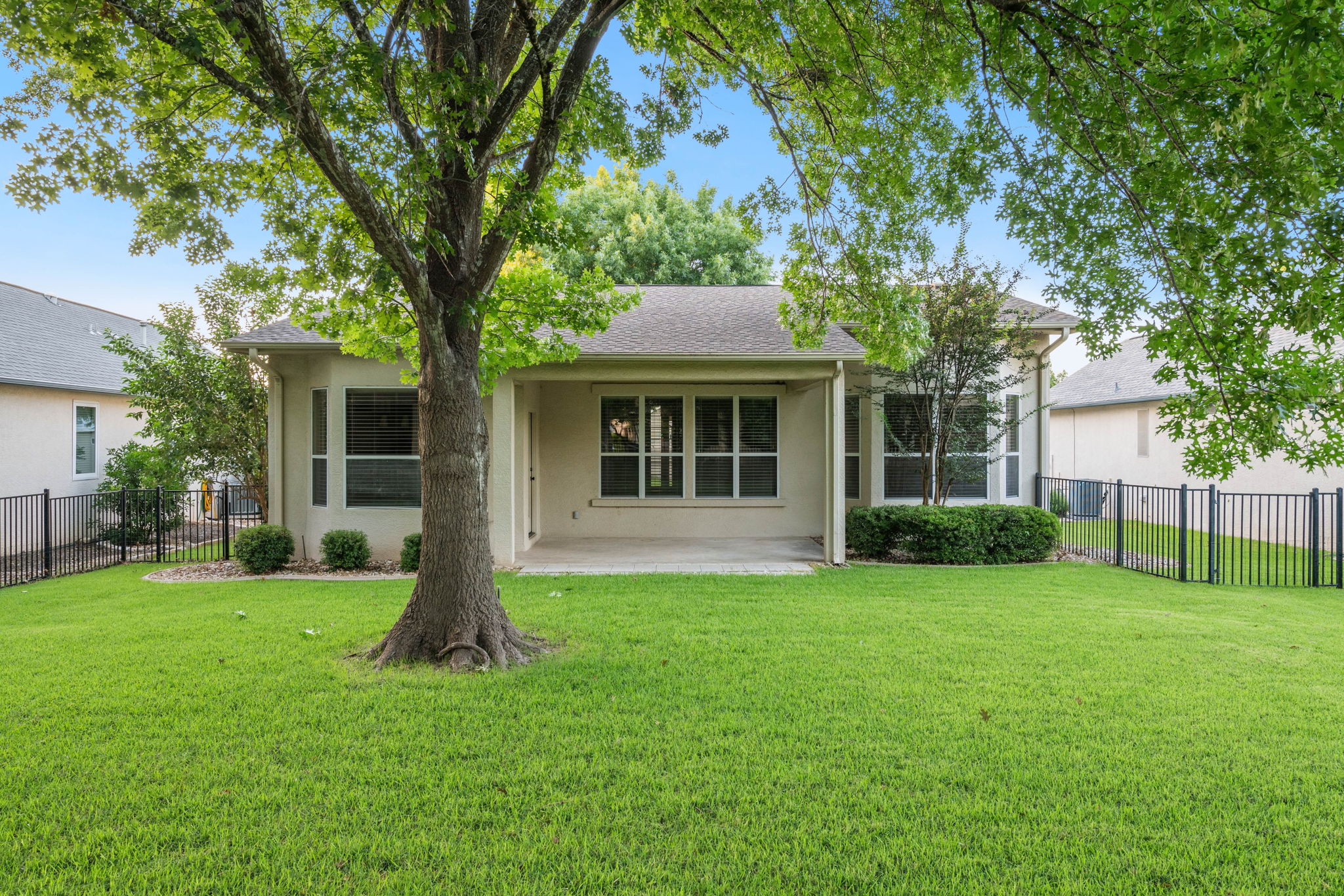 main property photo 22