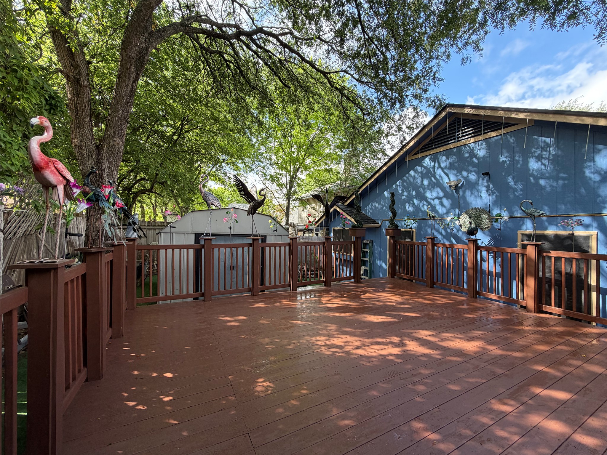 main property photo 32