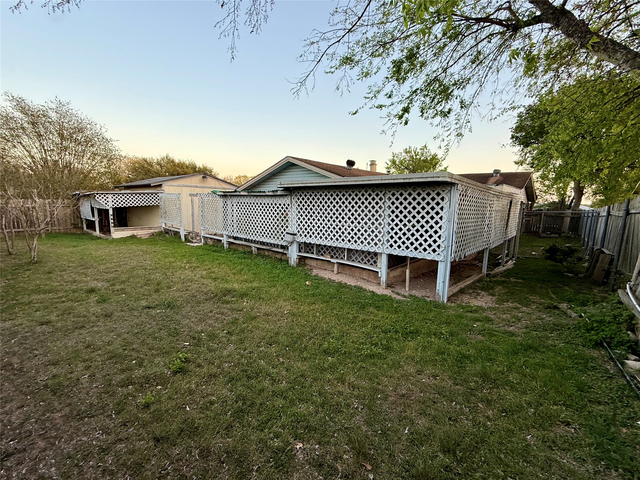 main property photo 16