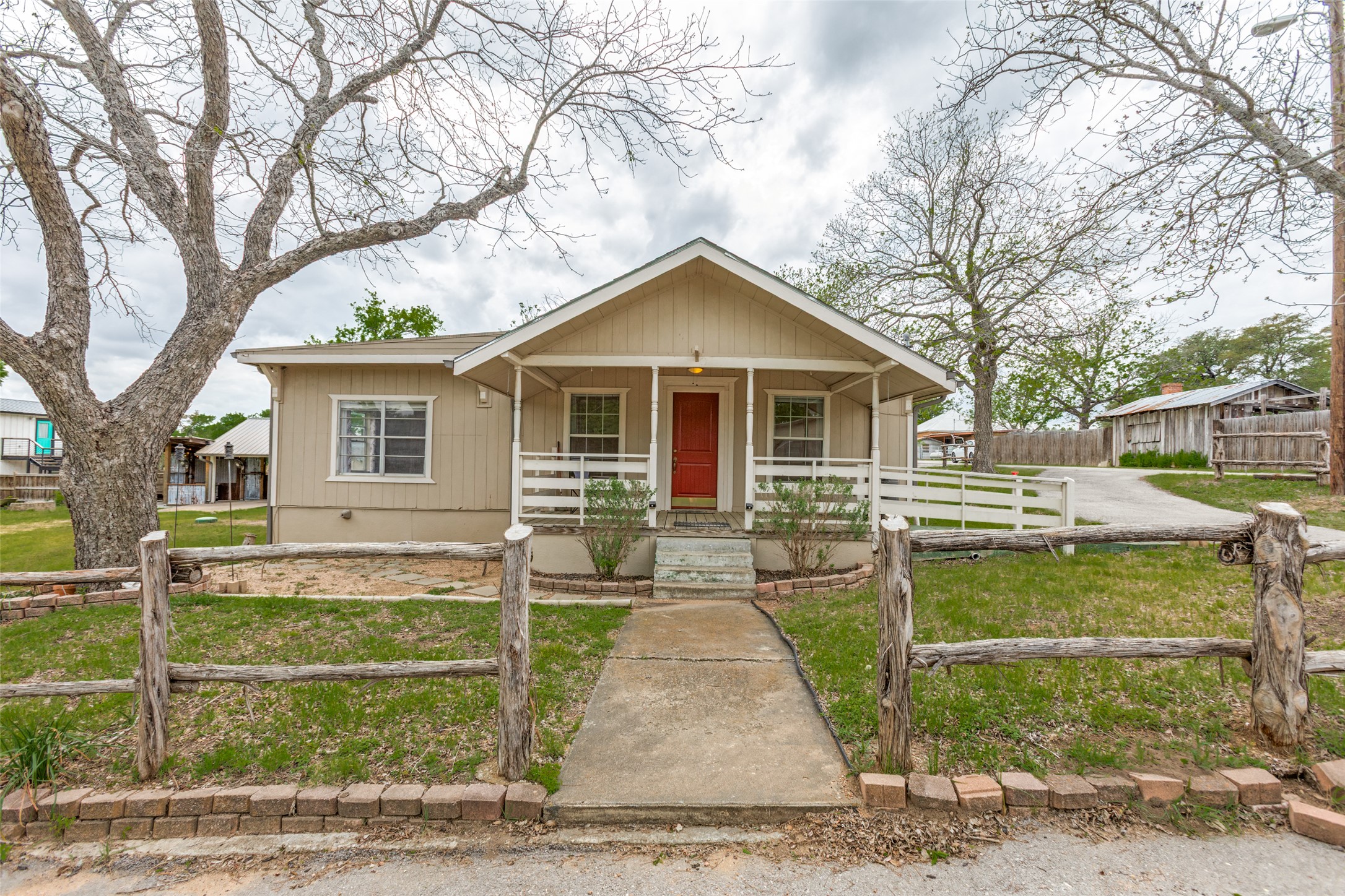 main property photo 2