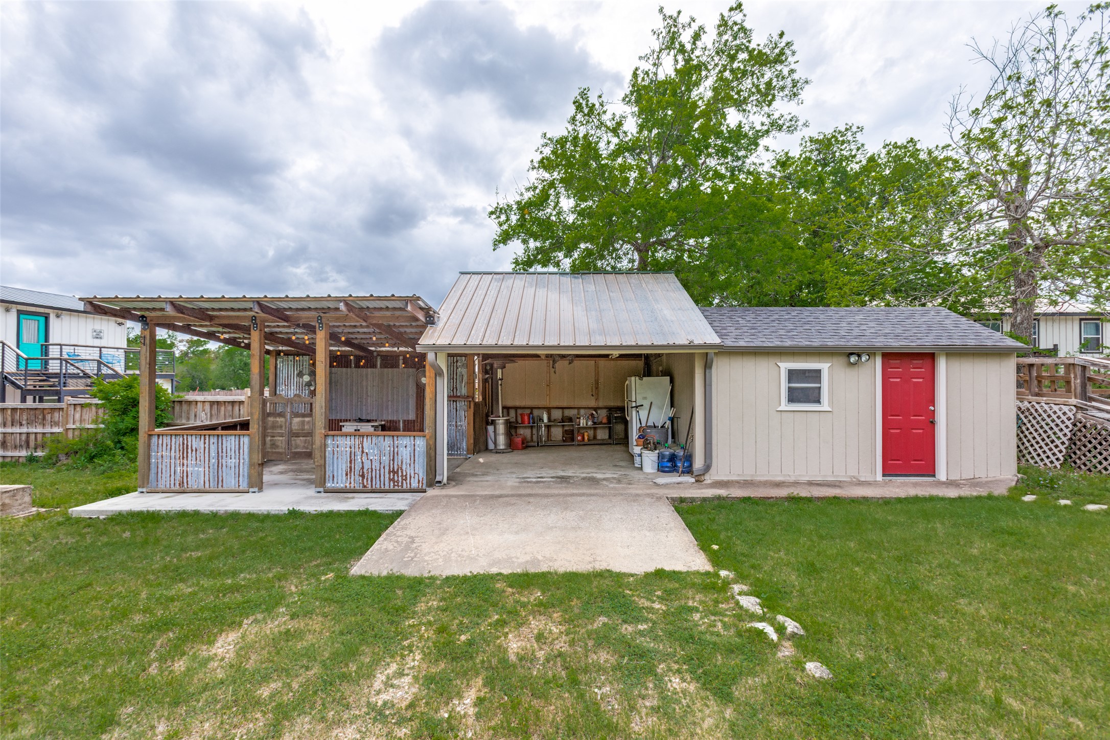 main property photo 22
