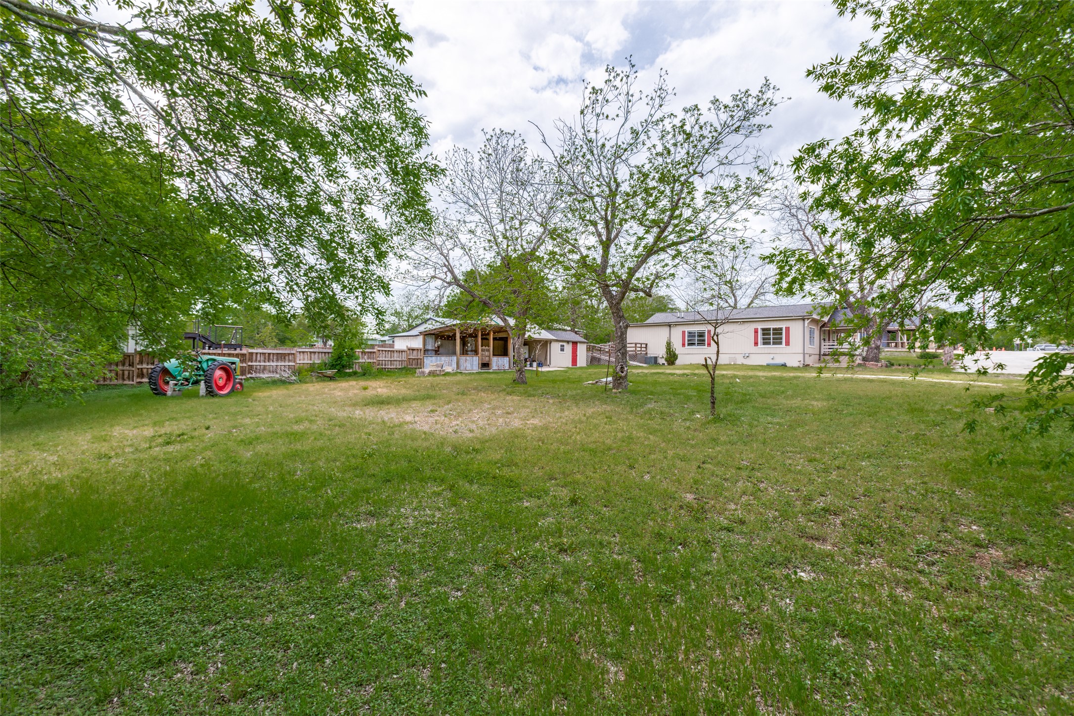 main property photo 25