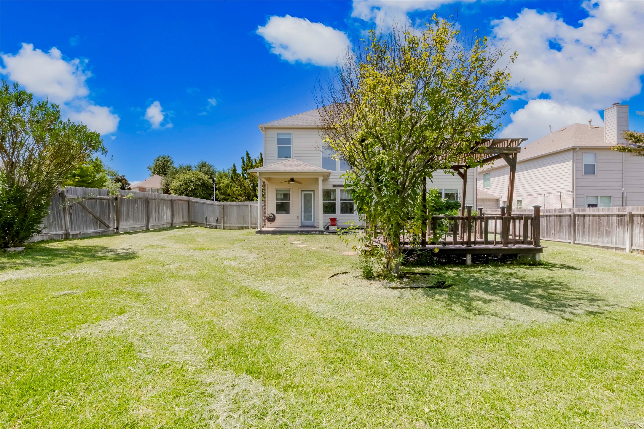 main property photo 31