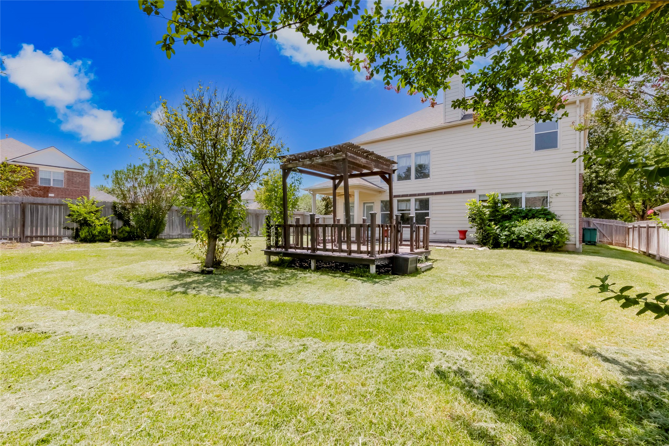 main property photo 33