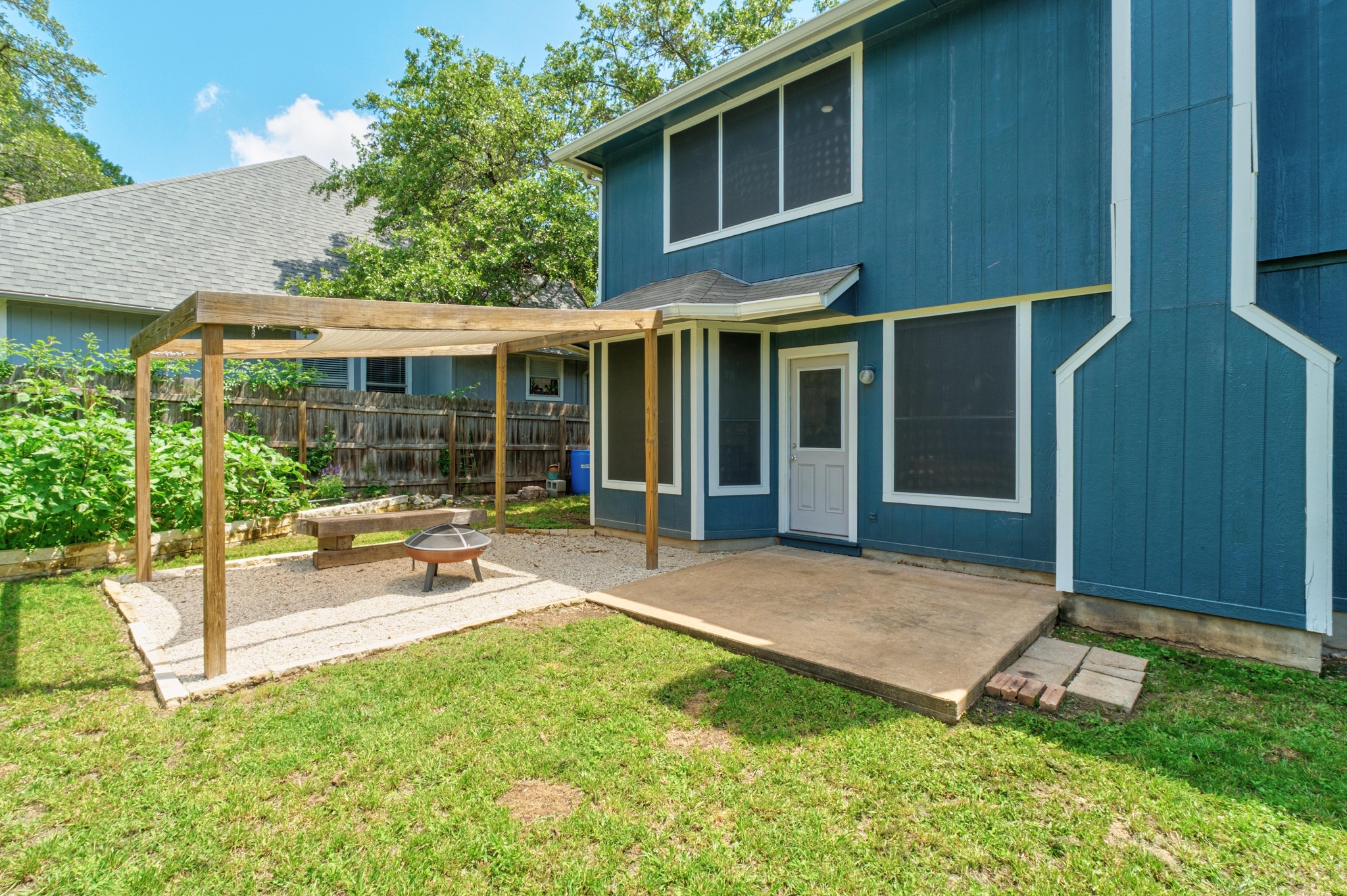 main property photo 31