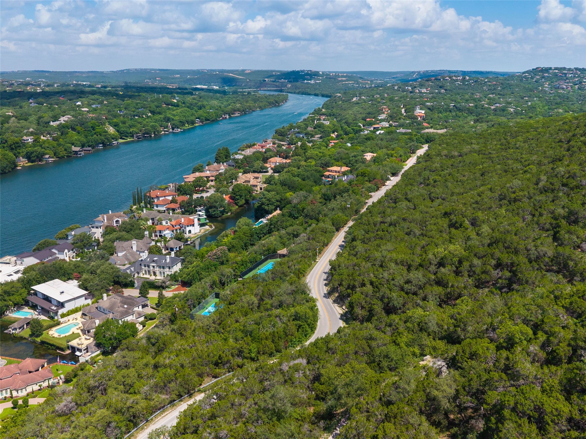 main property photo 11