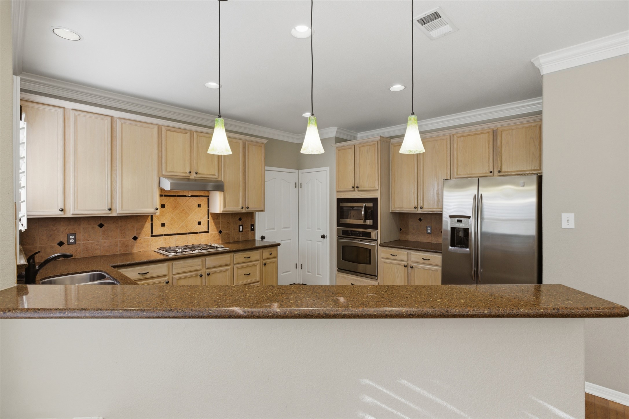 main property photo 11