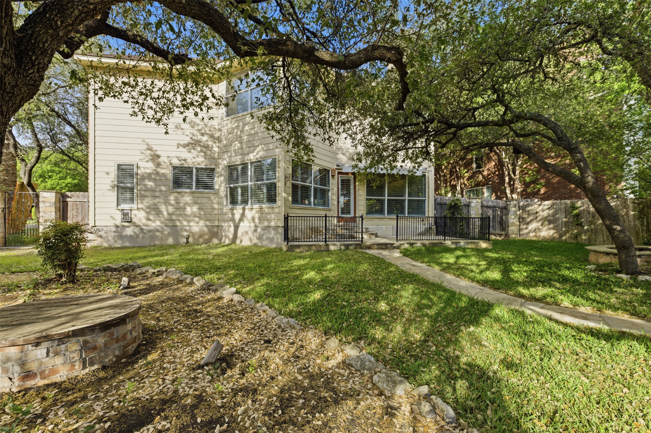 main property photo 36