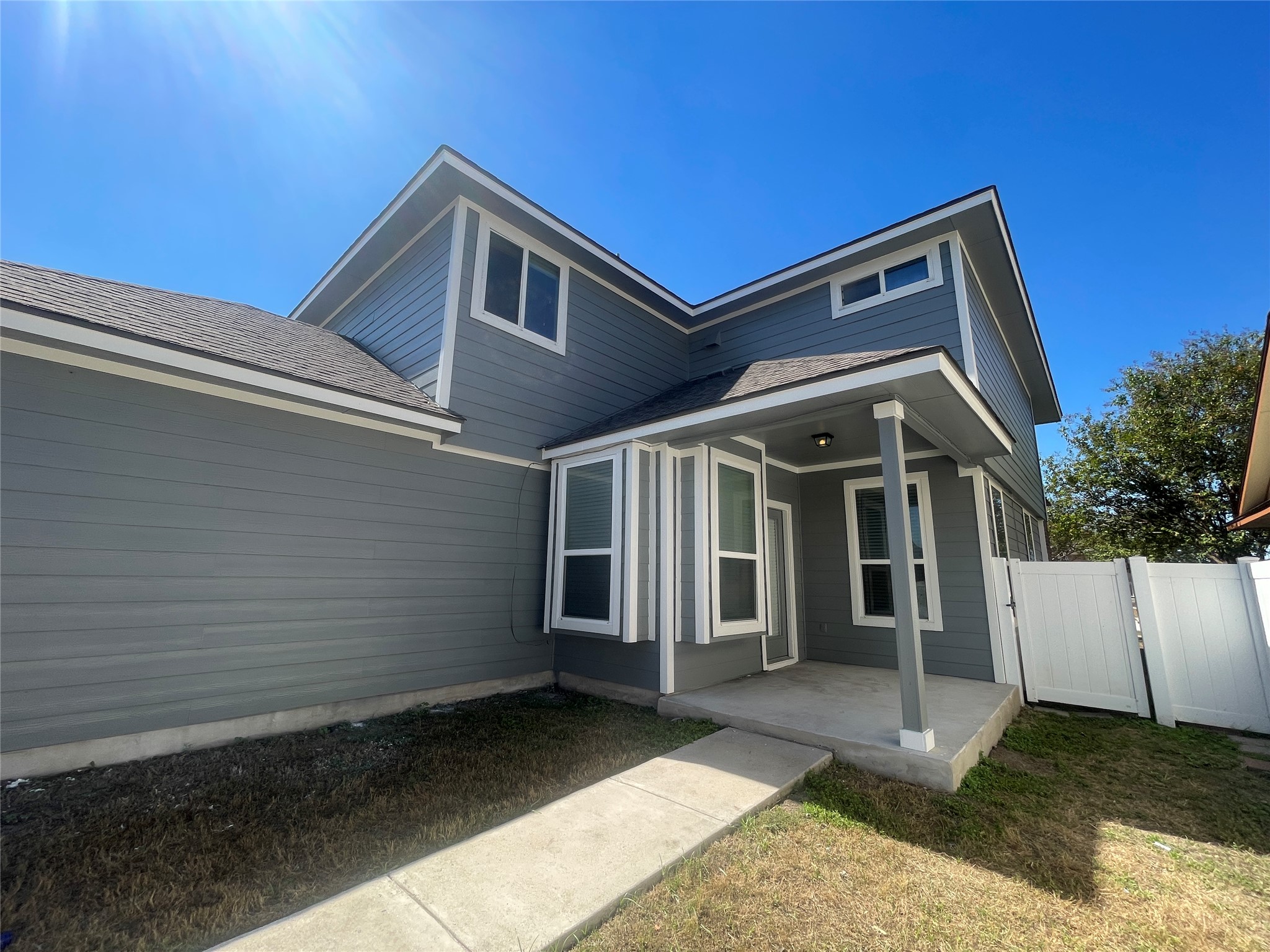 main property photo 14