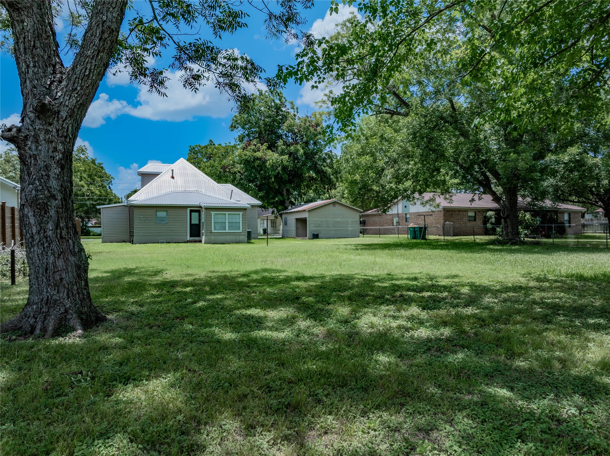 main property photo 21