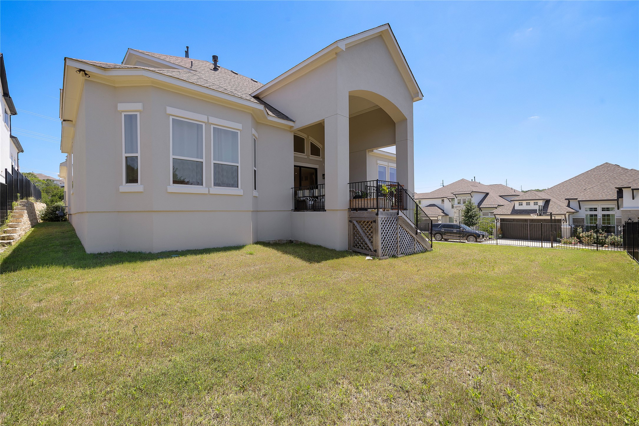 main property photo 37