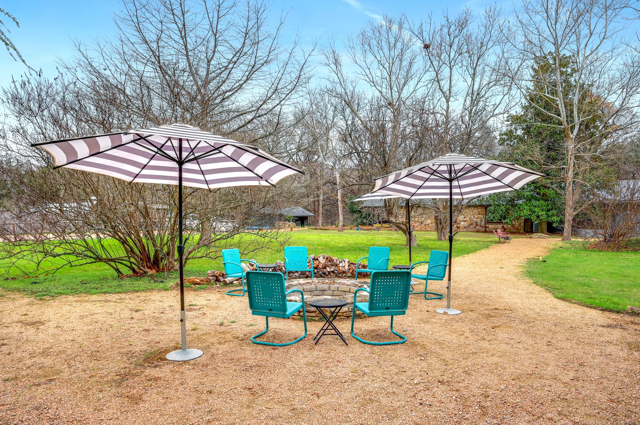 main property photo 30