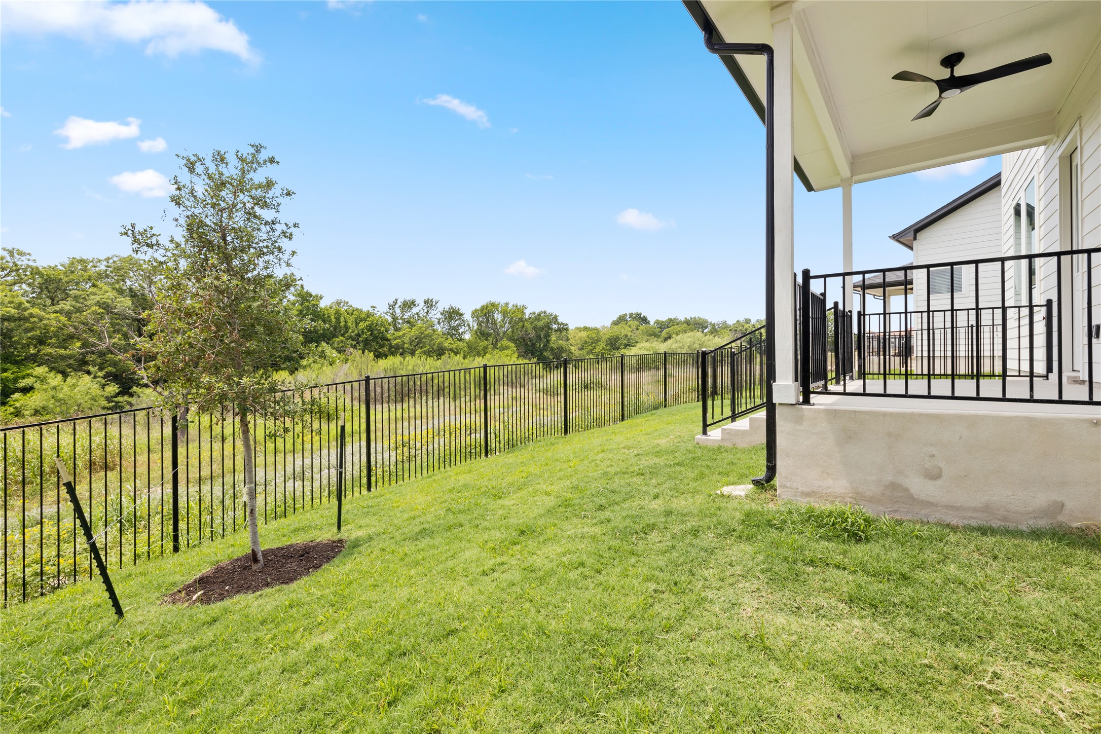 main property photo 30