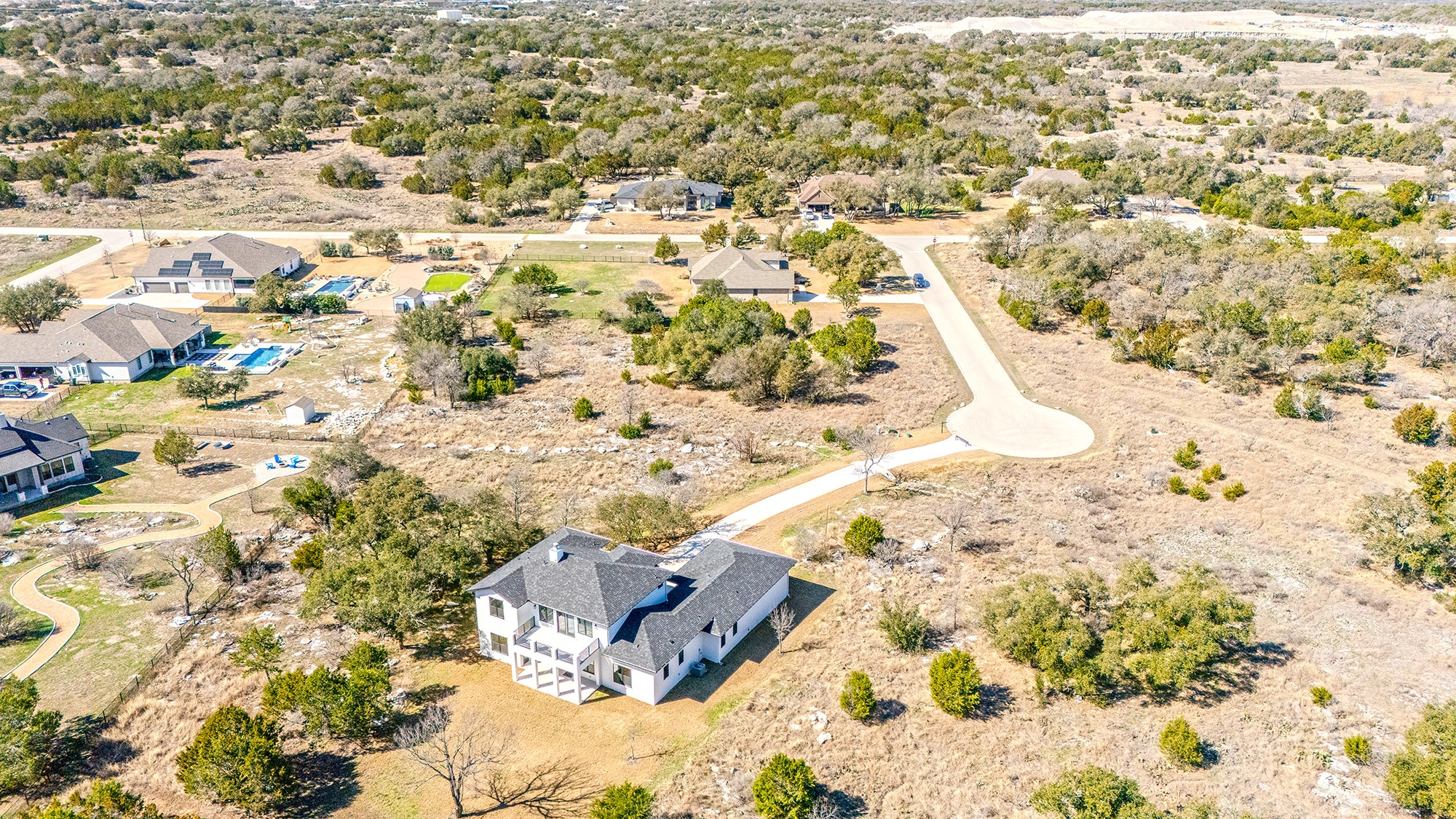main property photo 4