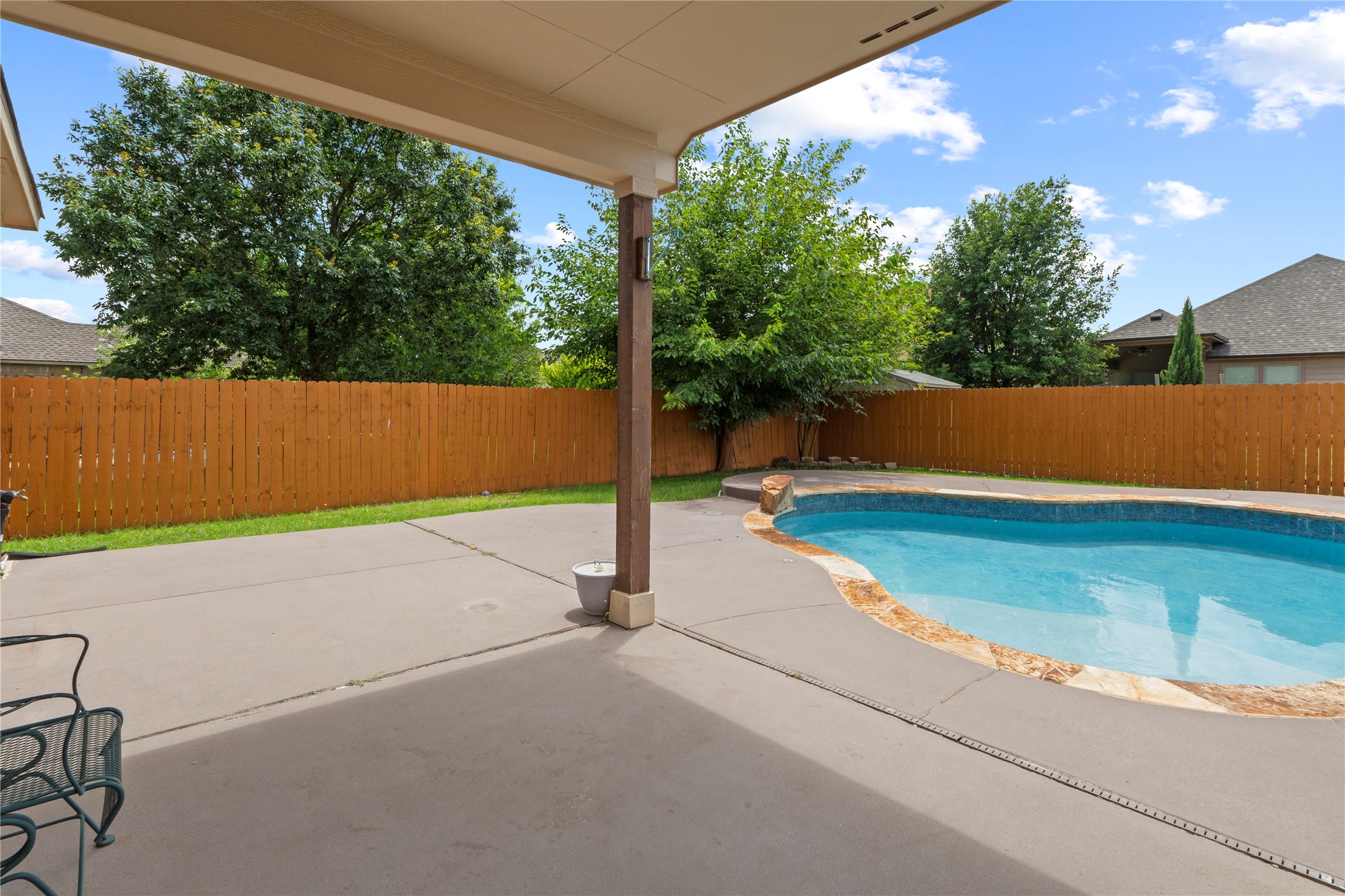 main property photo 26