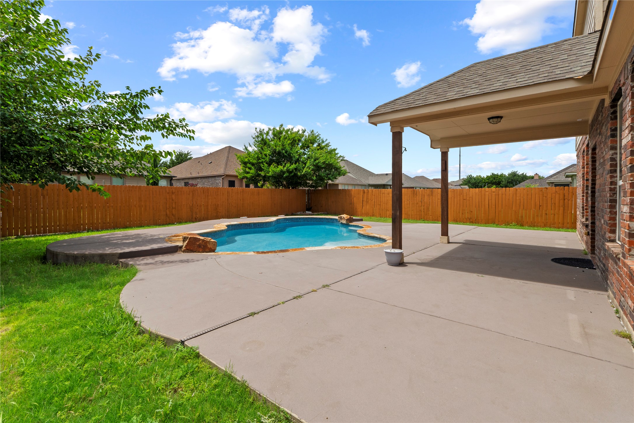 main property photo 27