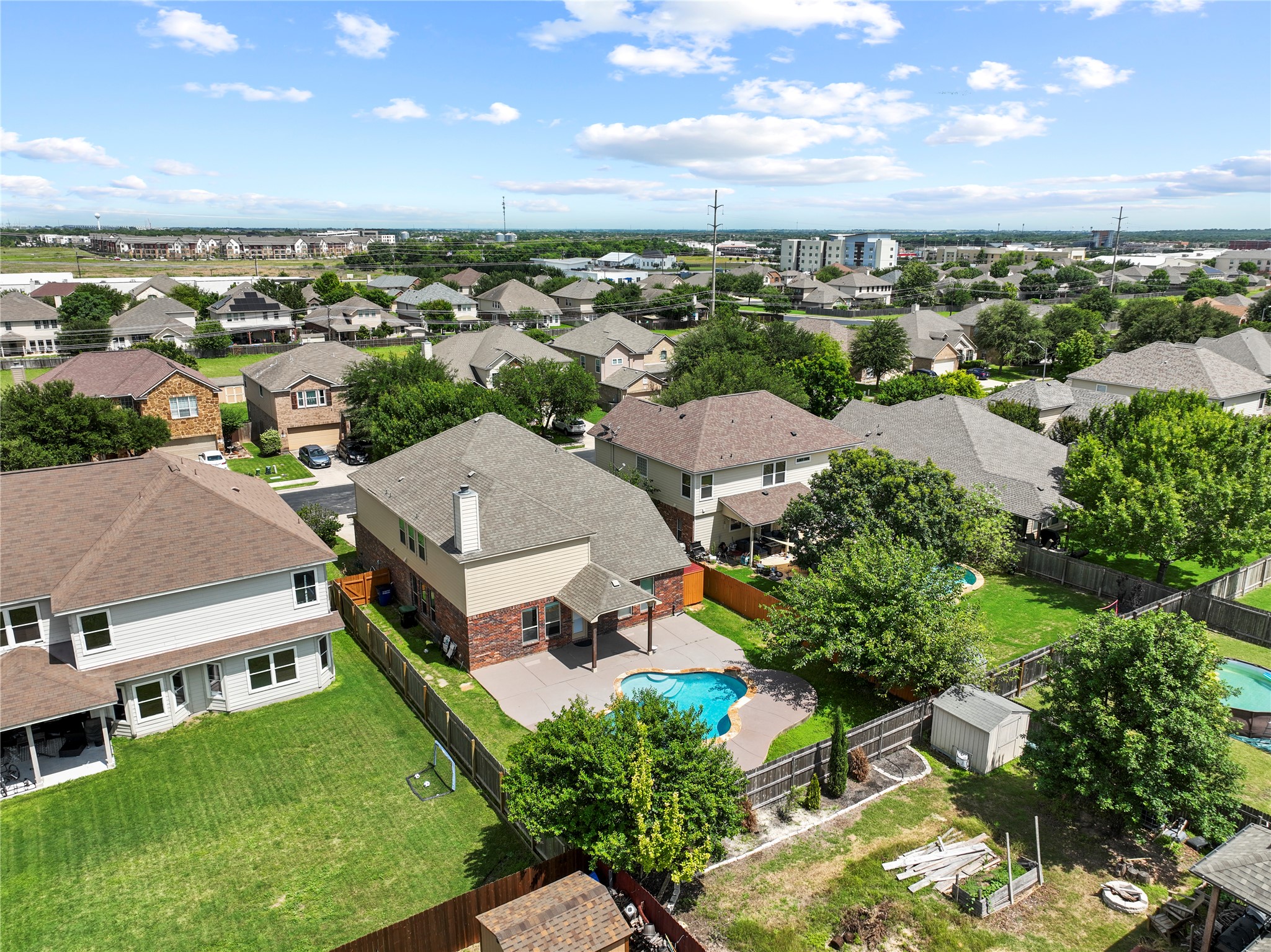 main property photo 31
