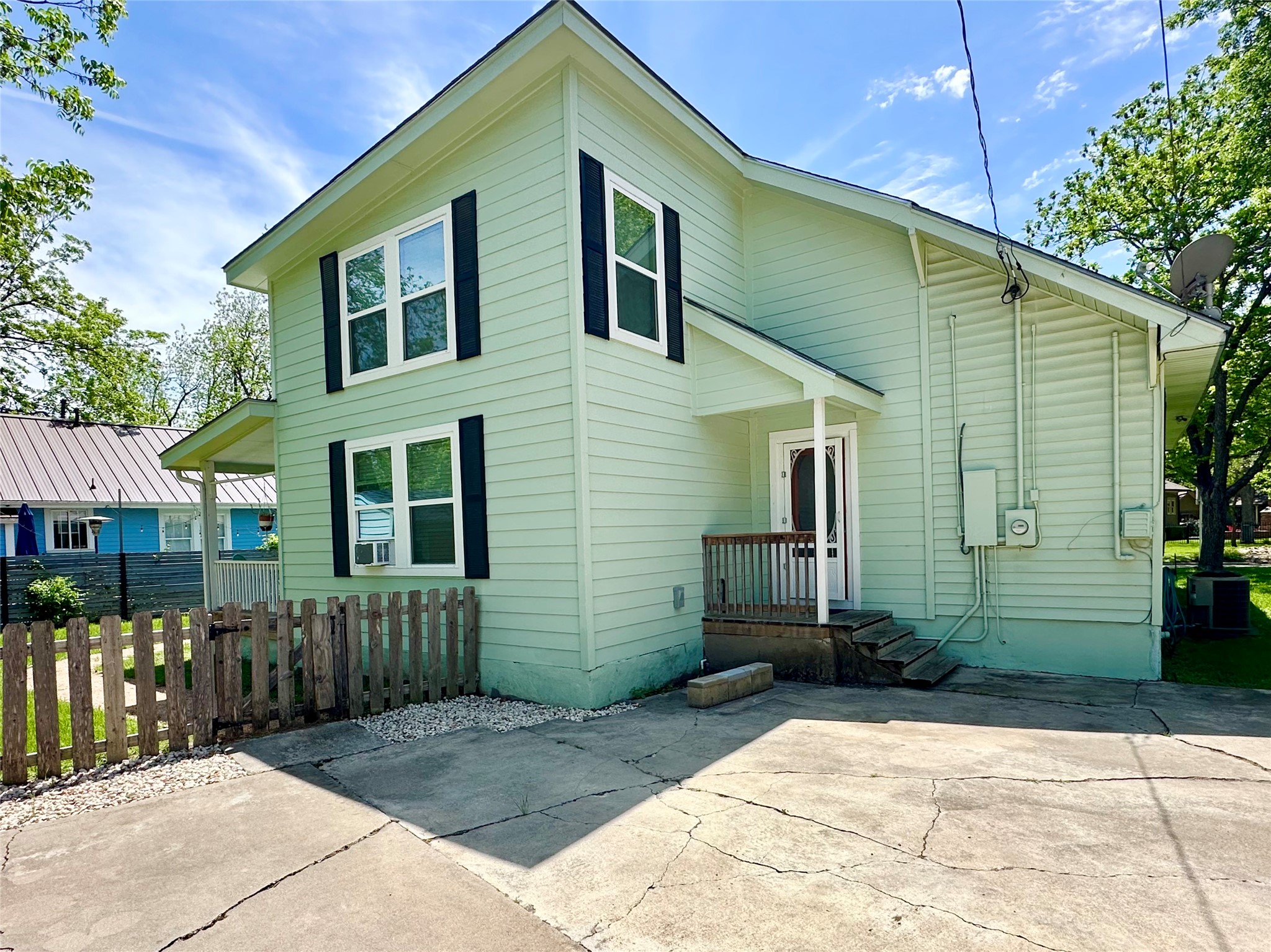 main property photo 24