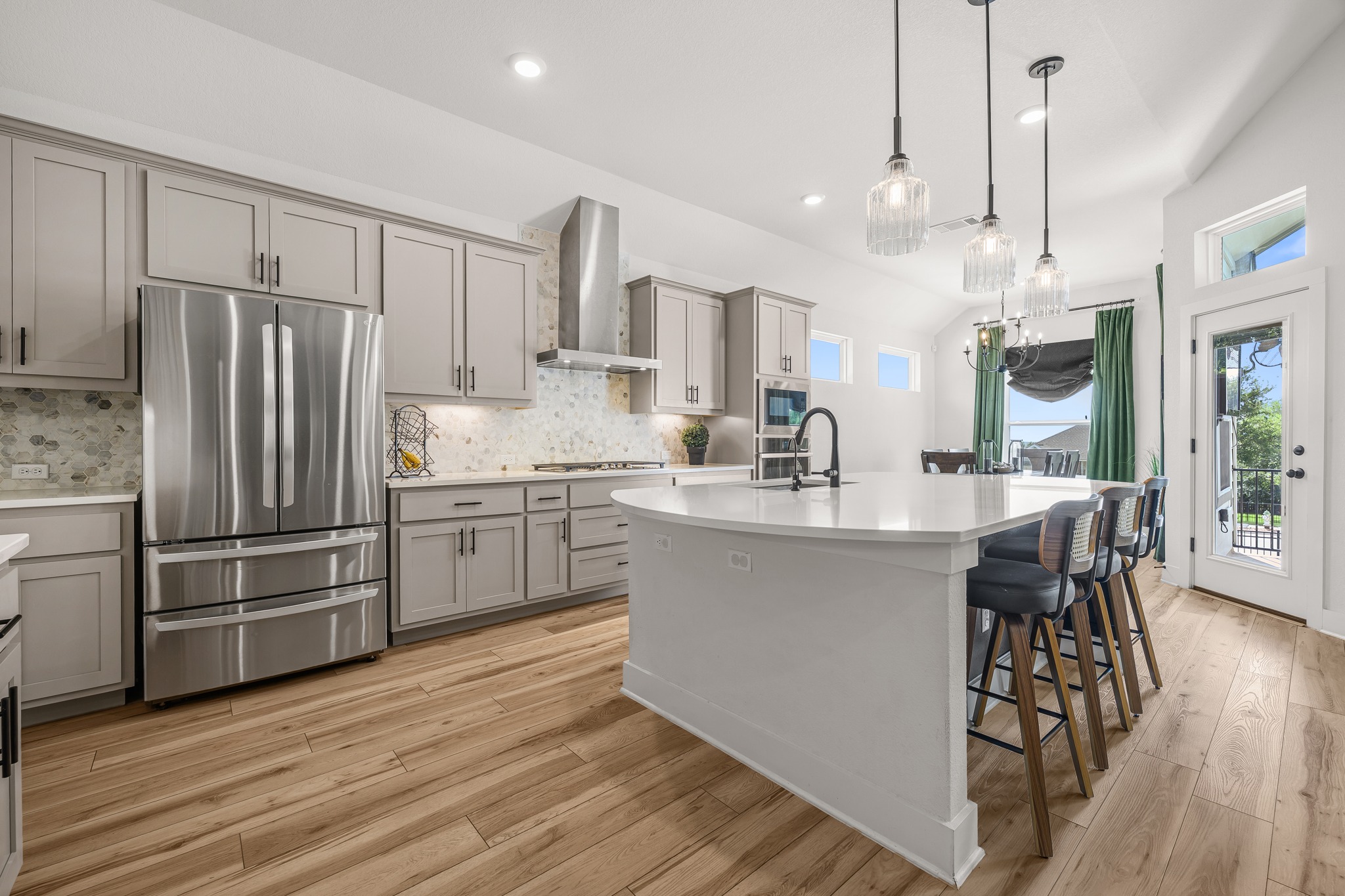 main property photo 9