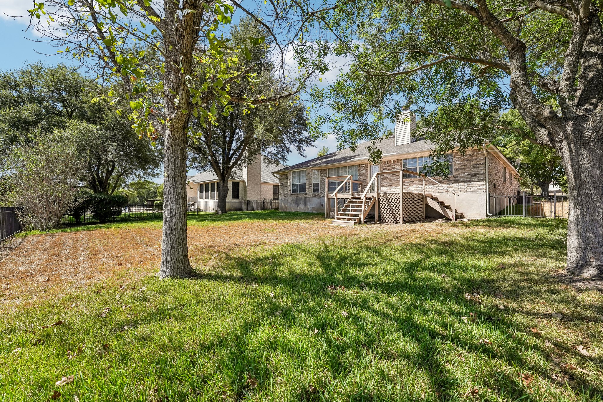 main property photo 23