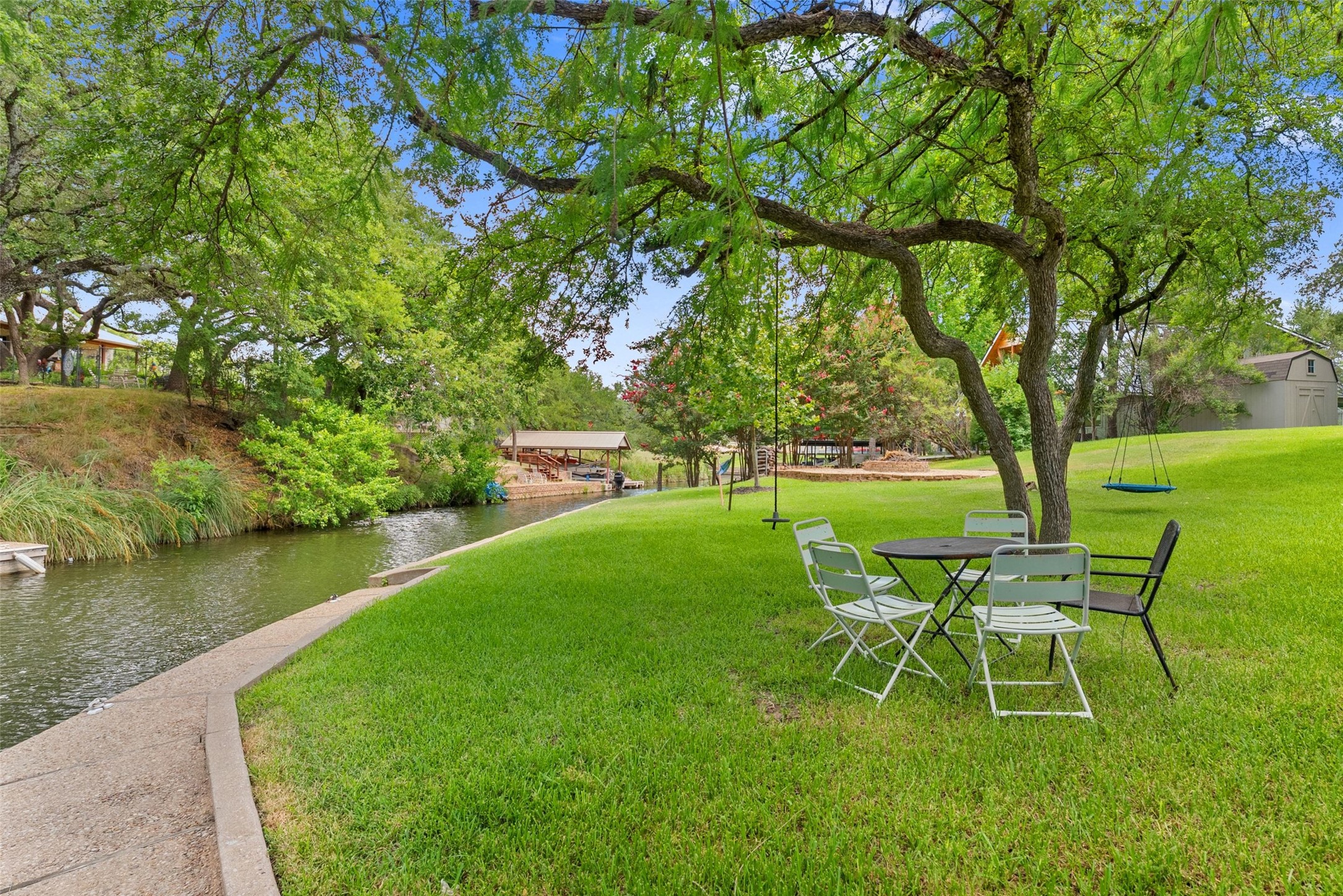 main property photo 5
