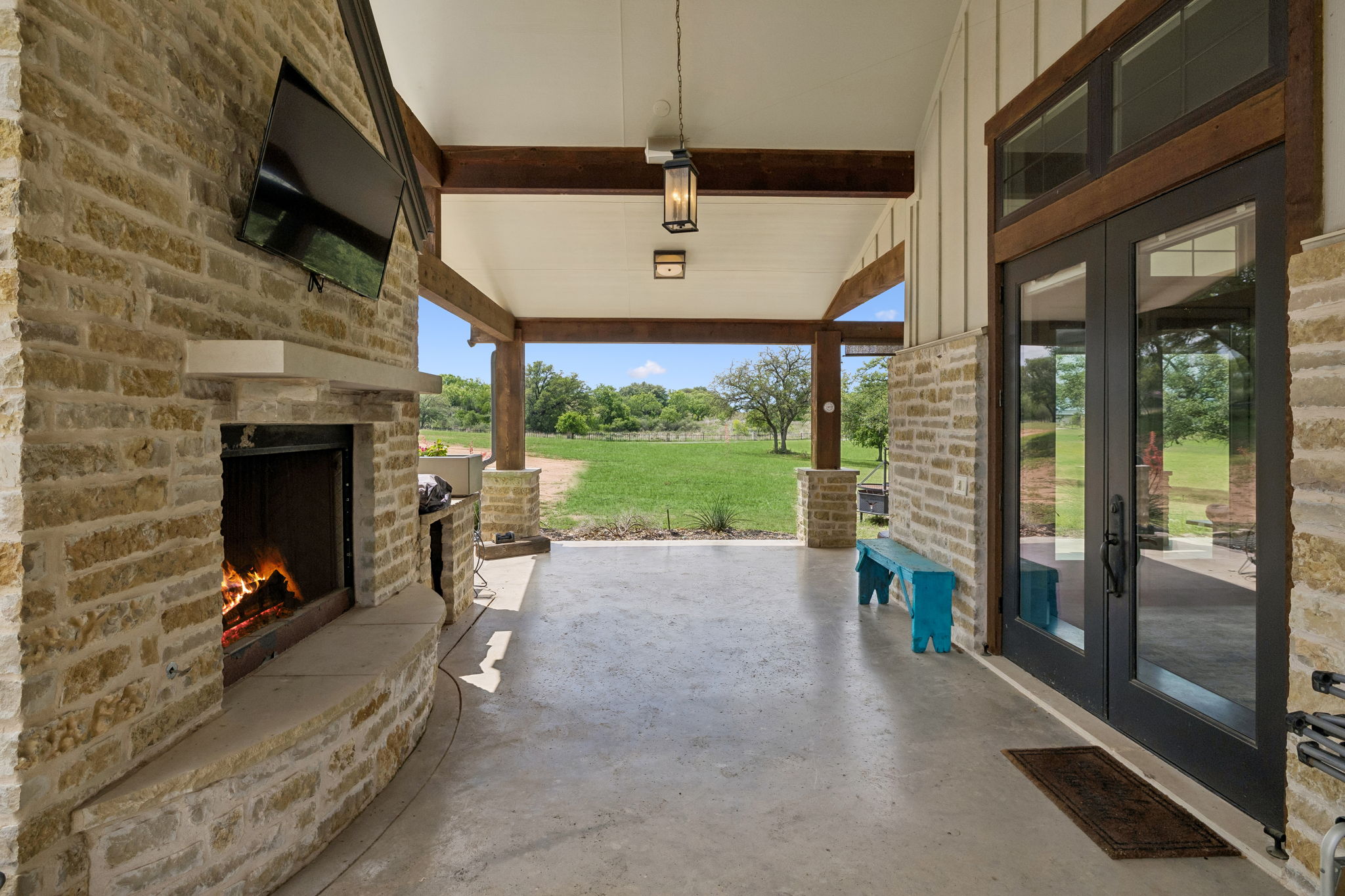 main property photo 18