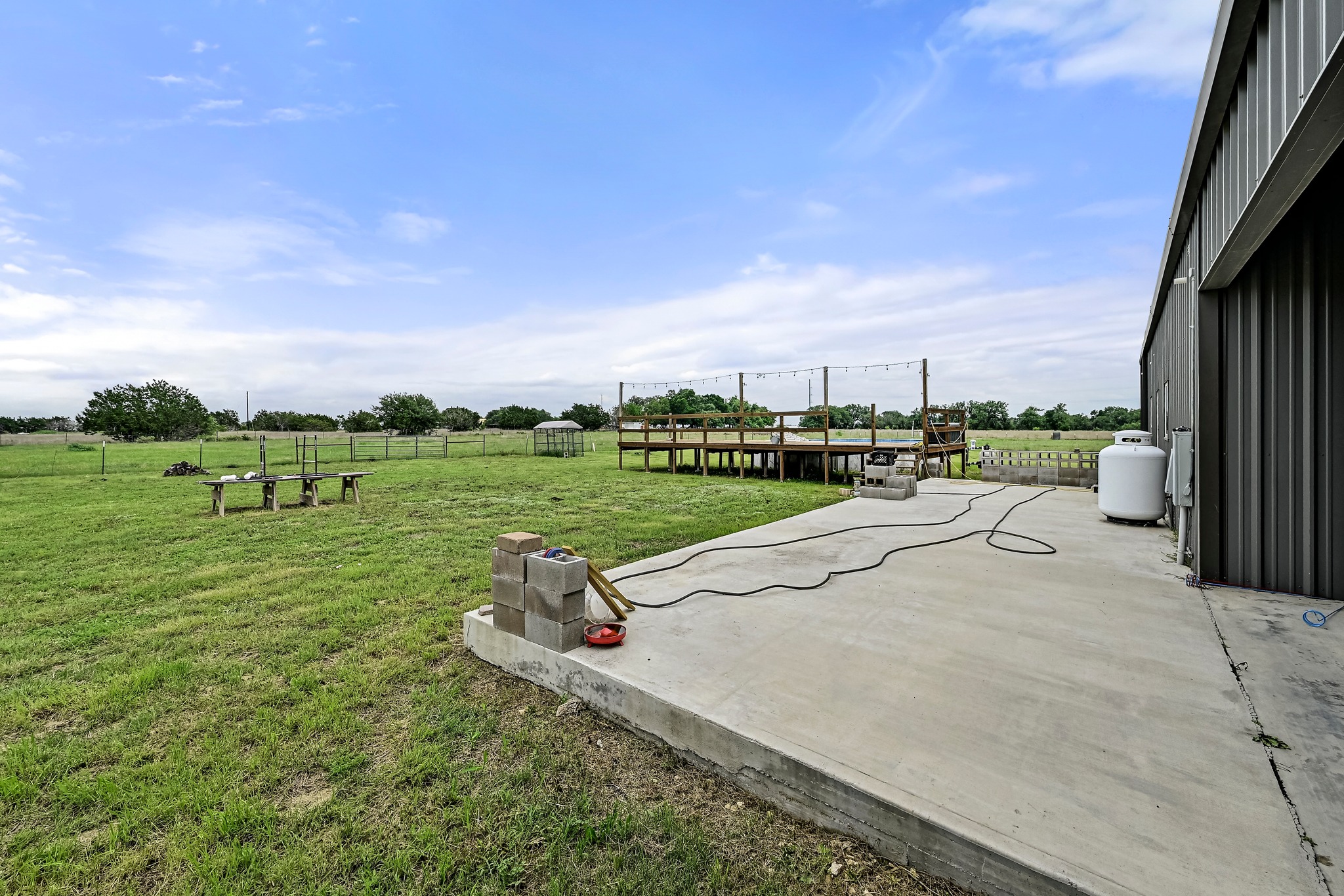 main property photo 27