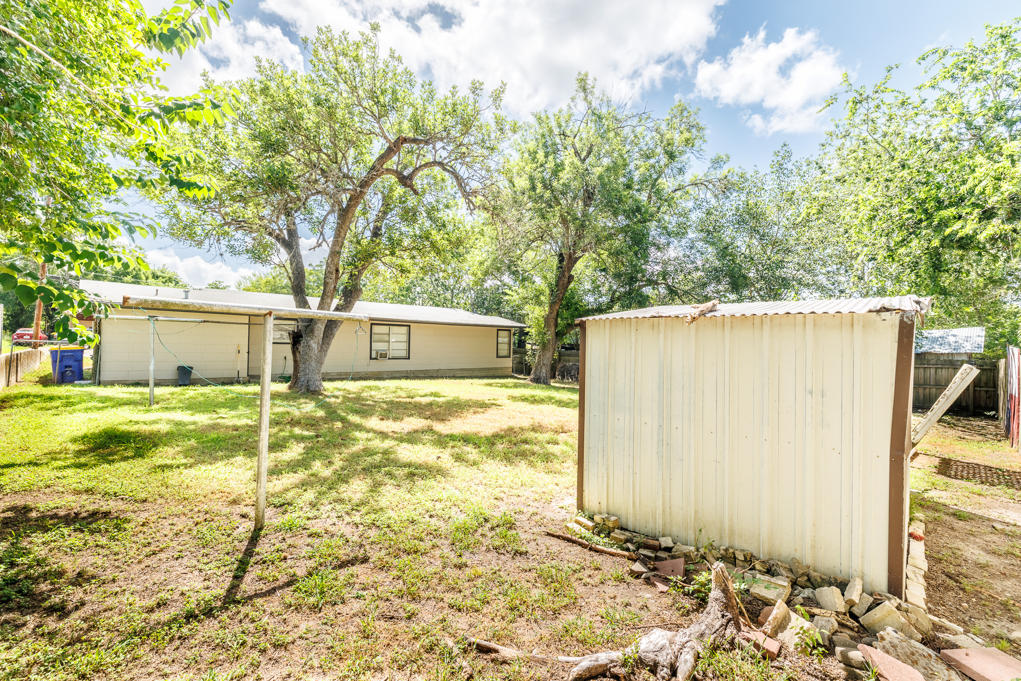 main property photo 10