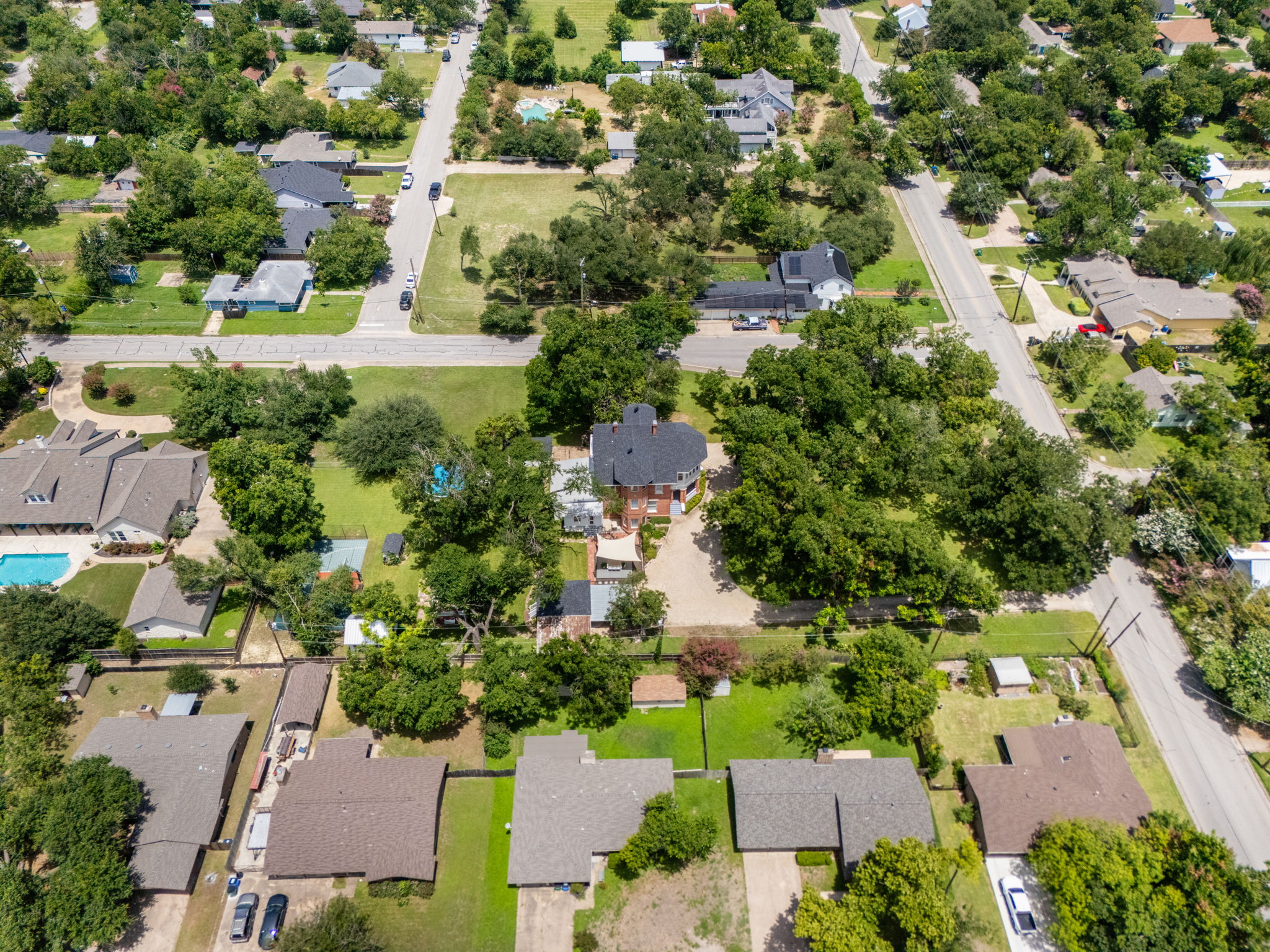 main property photo 30