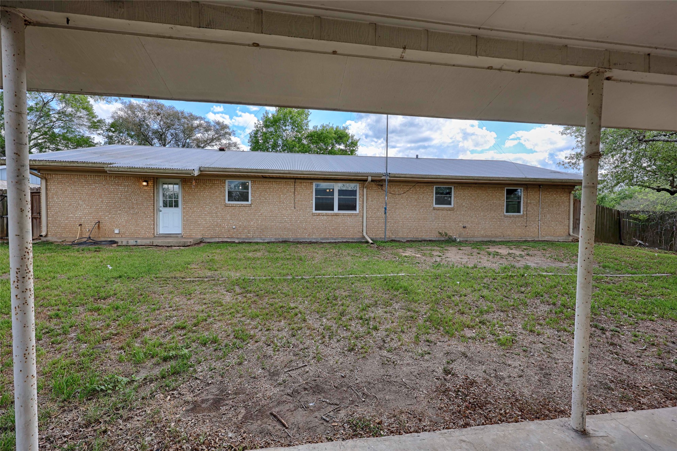 main property photo 23