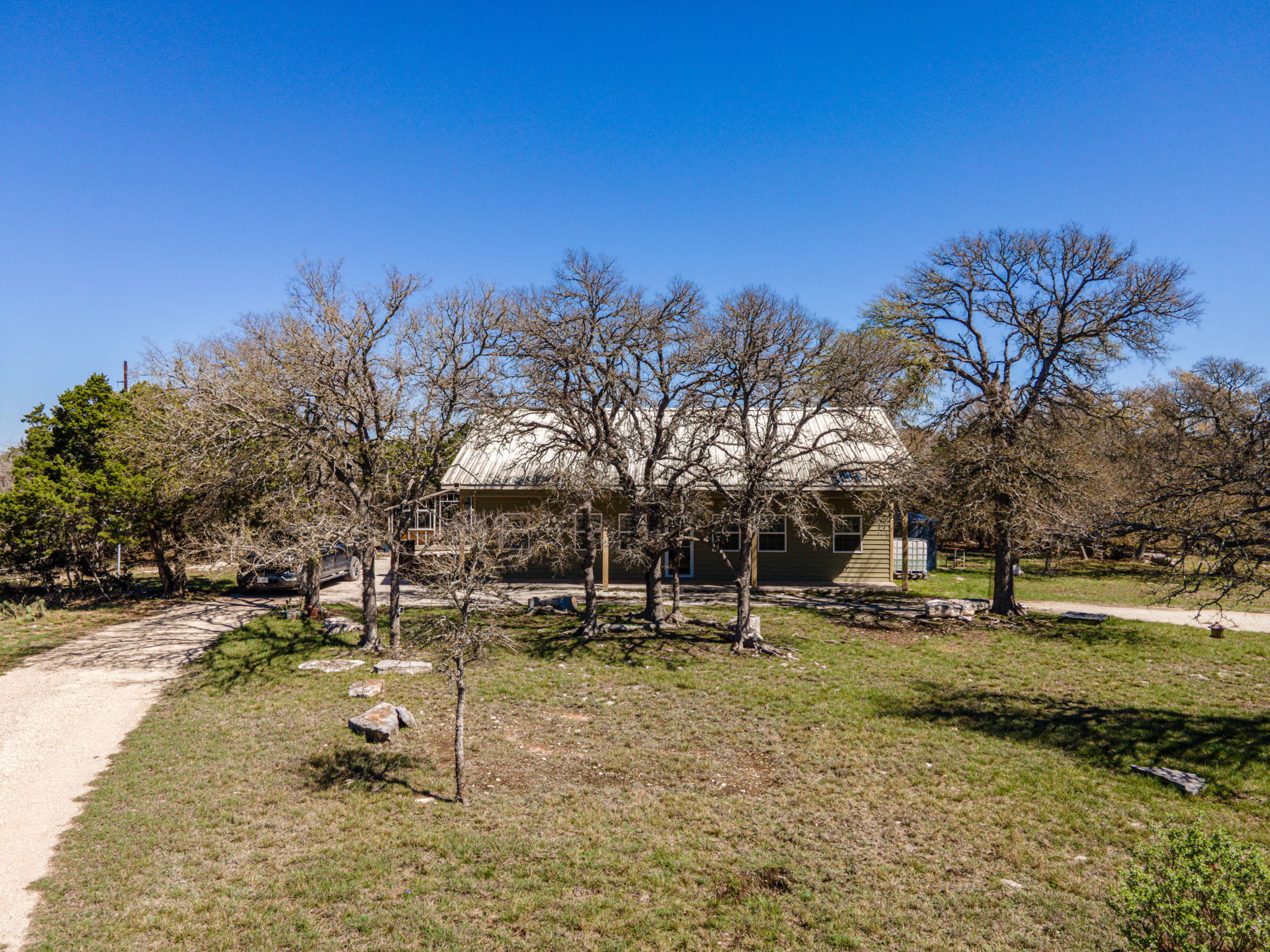 main property photo 28