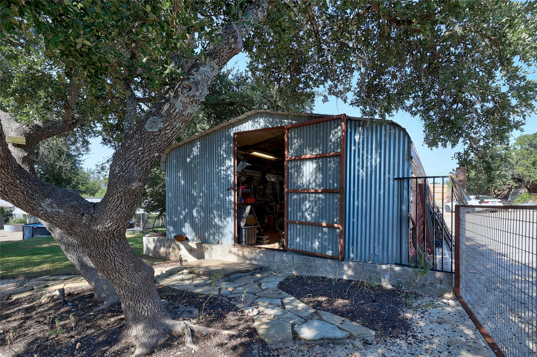 main property photo 17