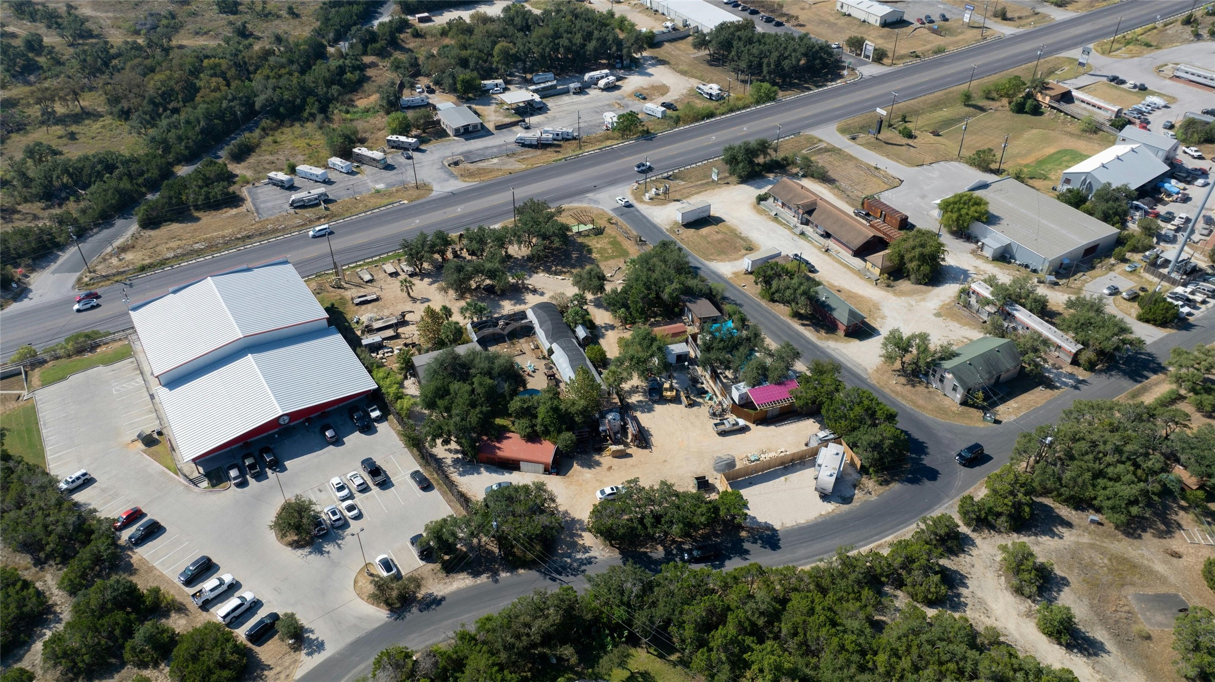 main property photo 30