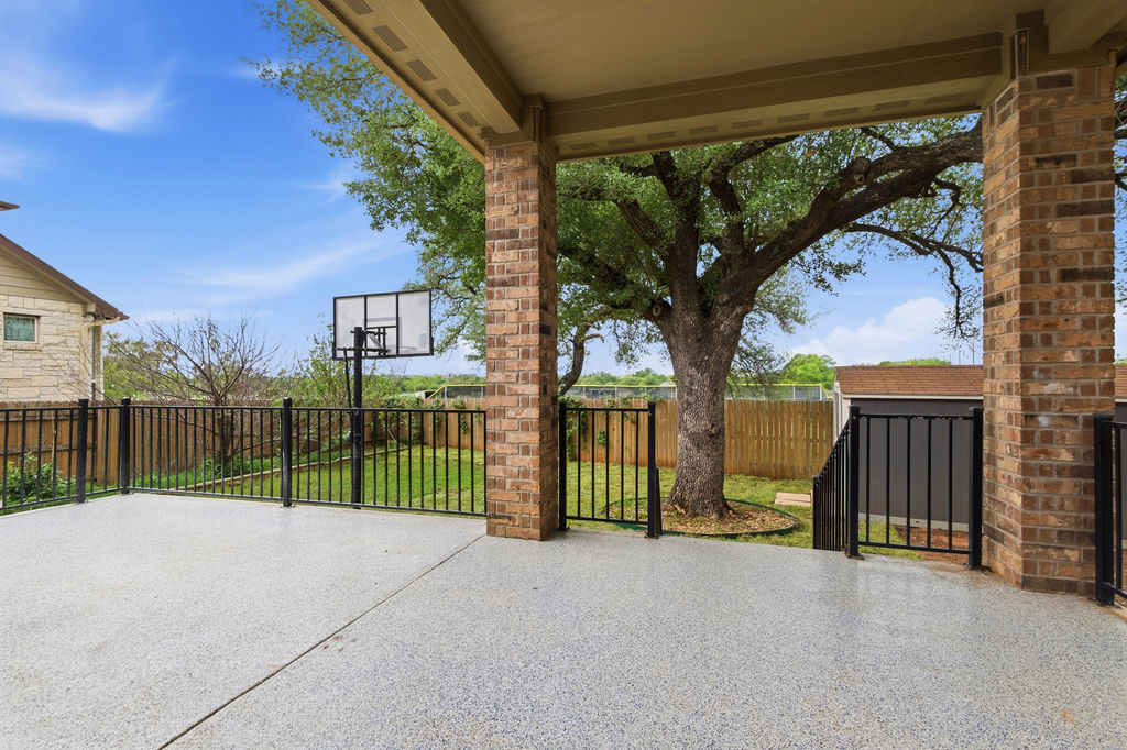 main property photo 34