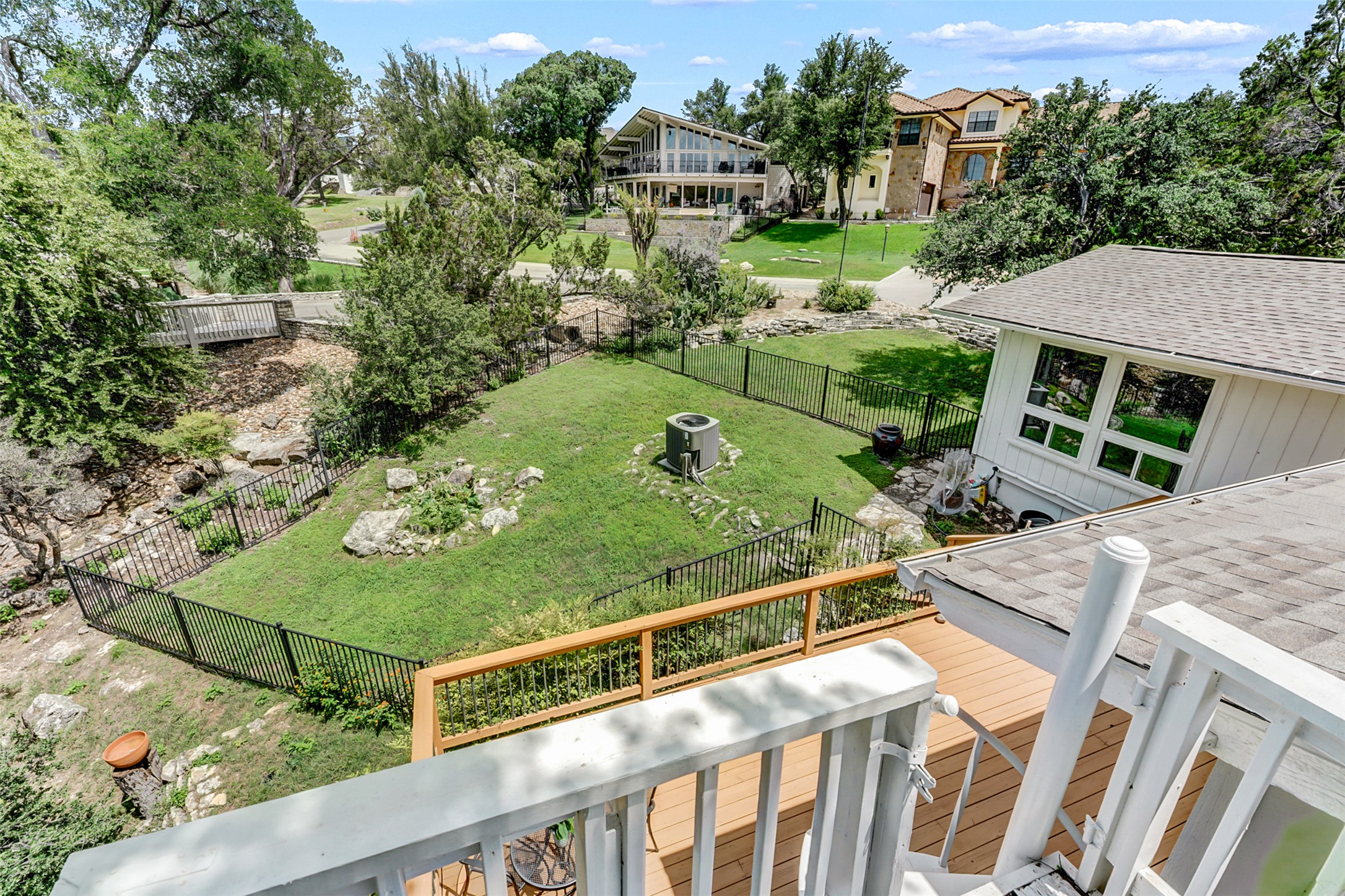 main property photo 11