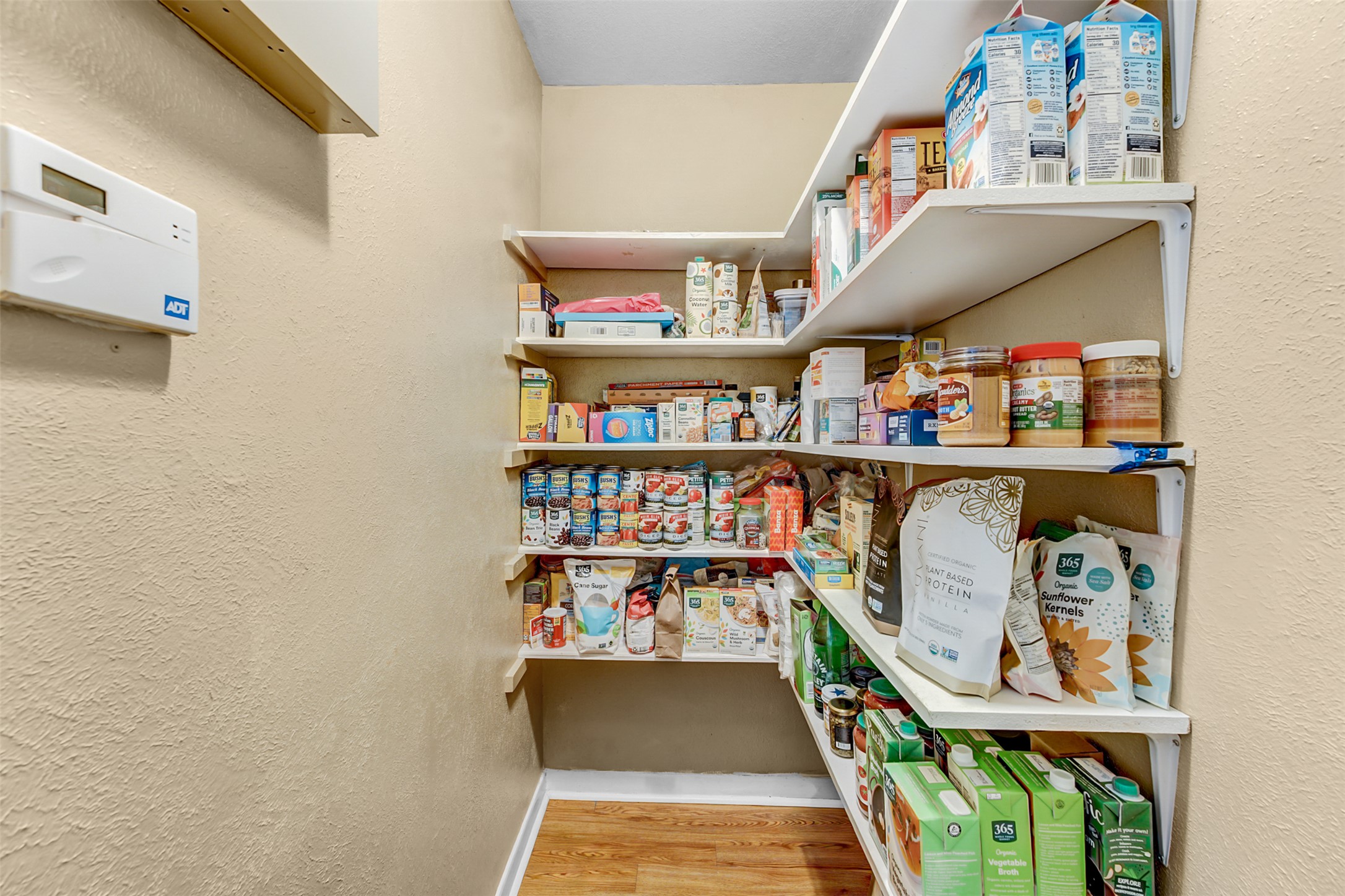 main property photo 31