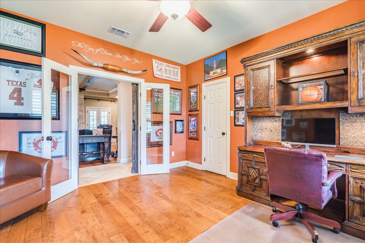 main property photo 15
