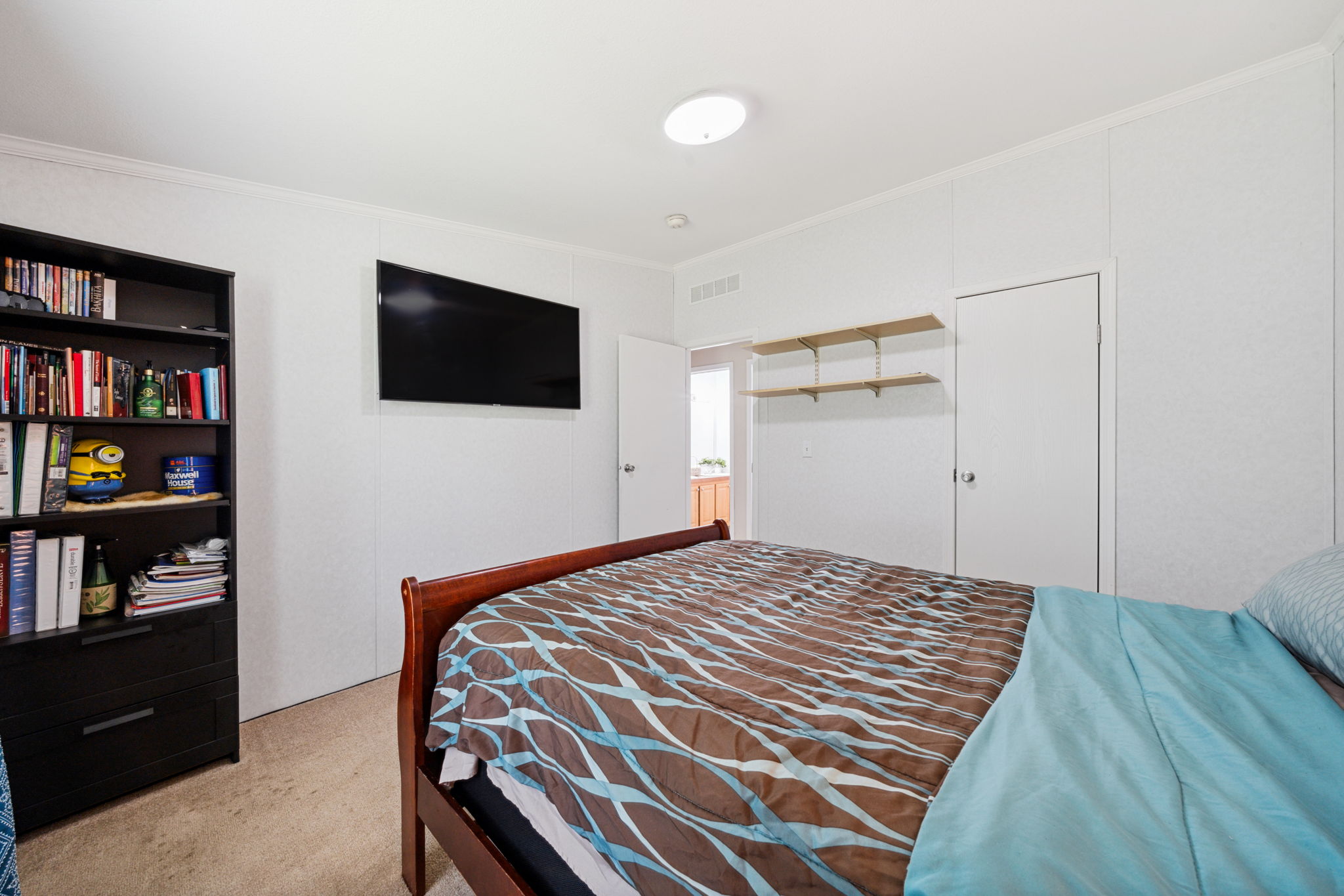 main property photo 30