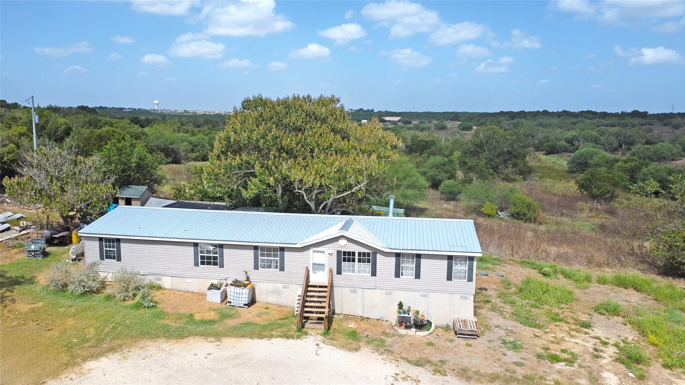 main property photo 30