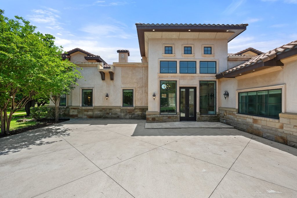 main property photo 33